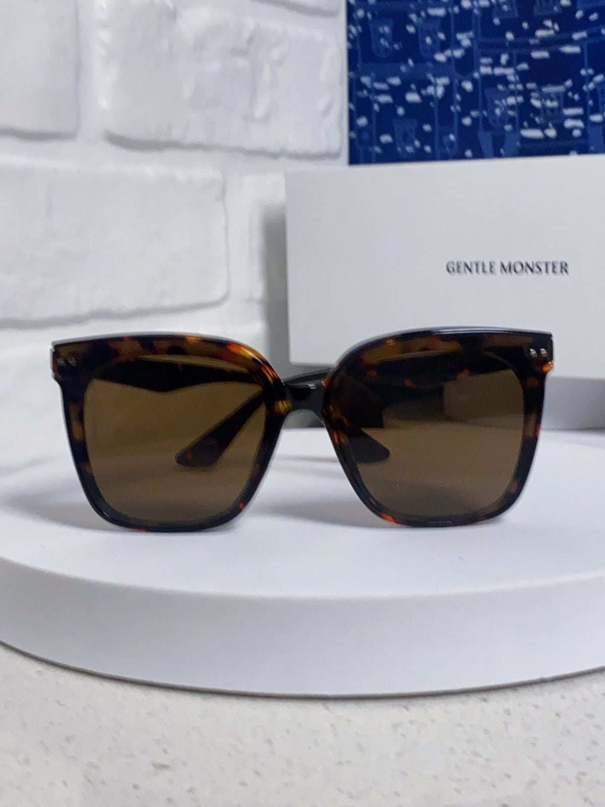 Gentle Monster LOCELL Polarized Oversized Black Lens Sunglasses - 449989 - detail image 2