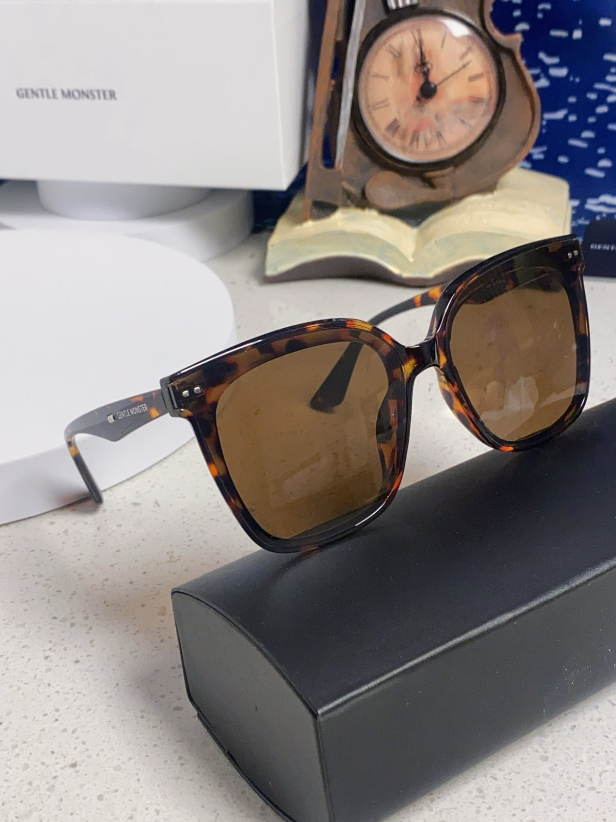 Gentle Monster LOCELL Polarized Oversized Black Lens Sunglasses - 449989 - detail image 10