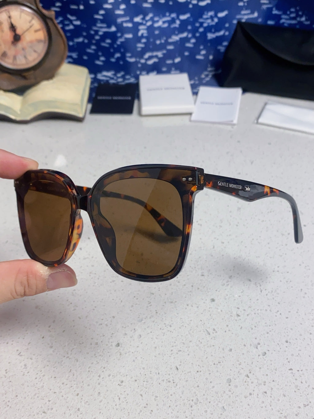 Gentle Monster LOCELL Polarized Oversized Black Lens Sunglasses - 449989 - detail image 6