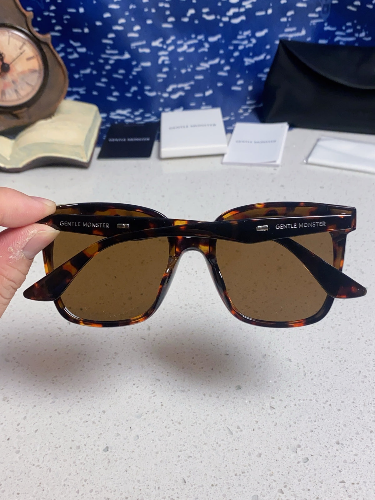 Gentle Monster LOCELL Polarized Oversized Black Lens Sunglasses - 449989 - detail image 5