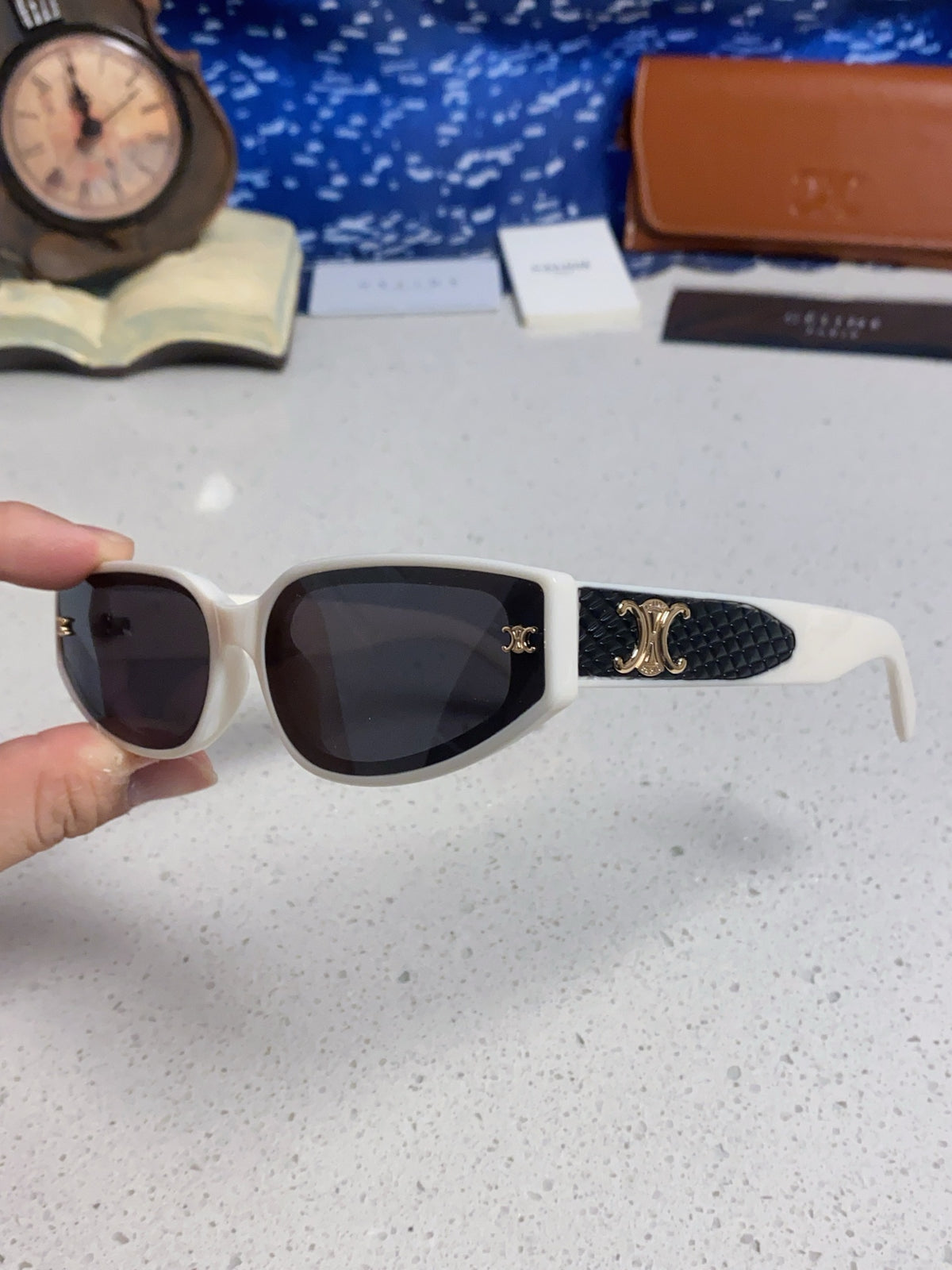 Celine Cat-Eye Gray Lens Sunglasses for Men & Women - 415615 - detail image 6