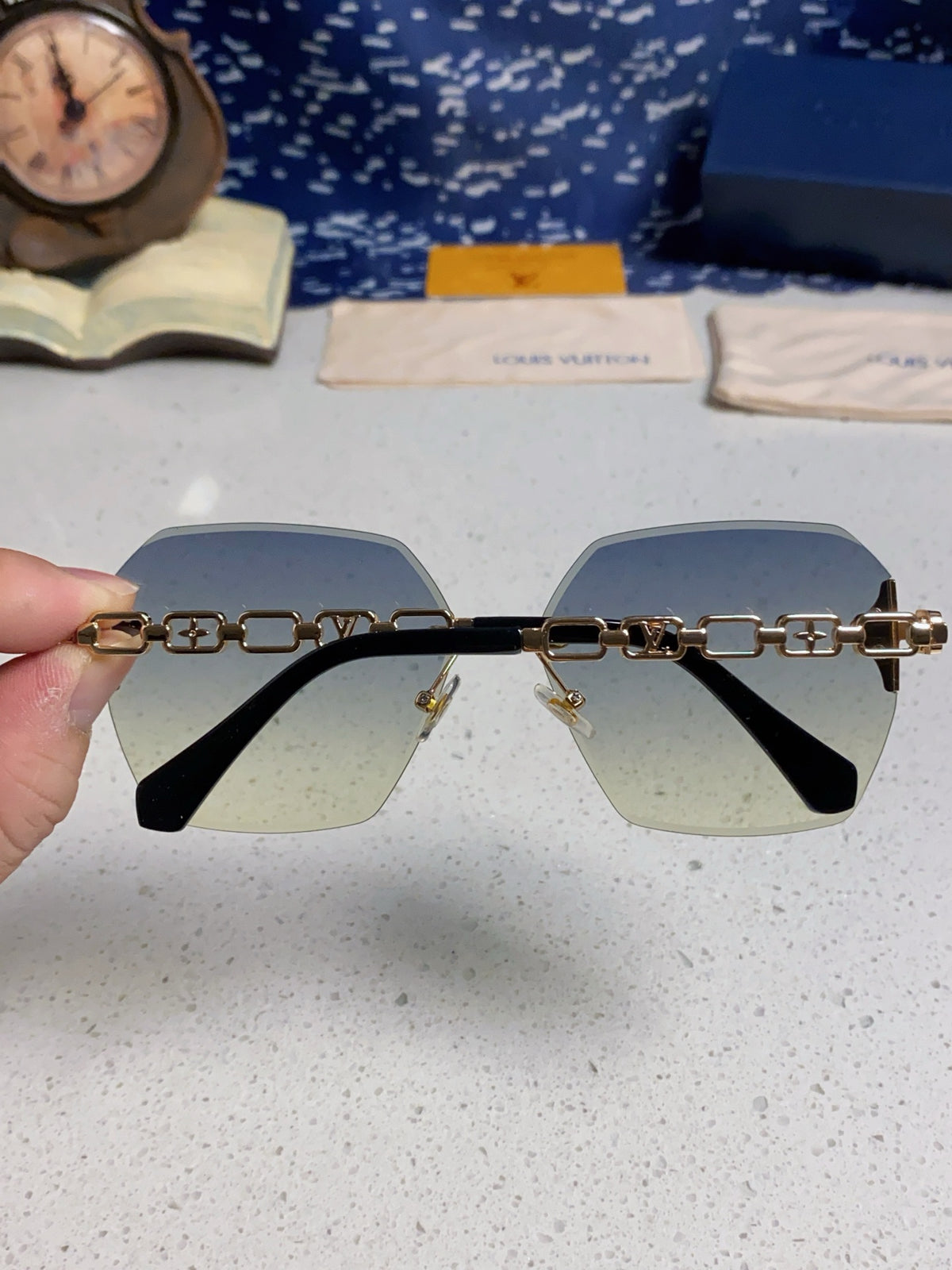 Louis Vuitton Oversized Silver Lens Sunglasses for Men & Women - 493148 - detail image 5