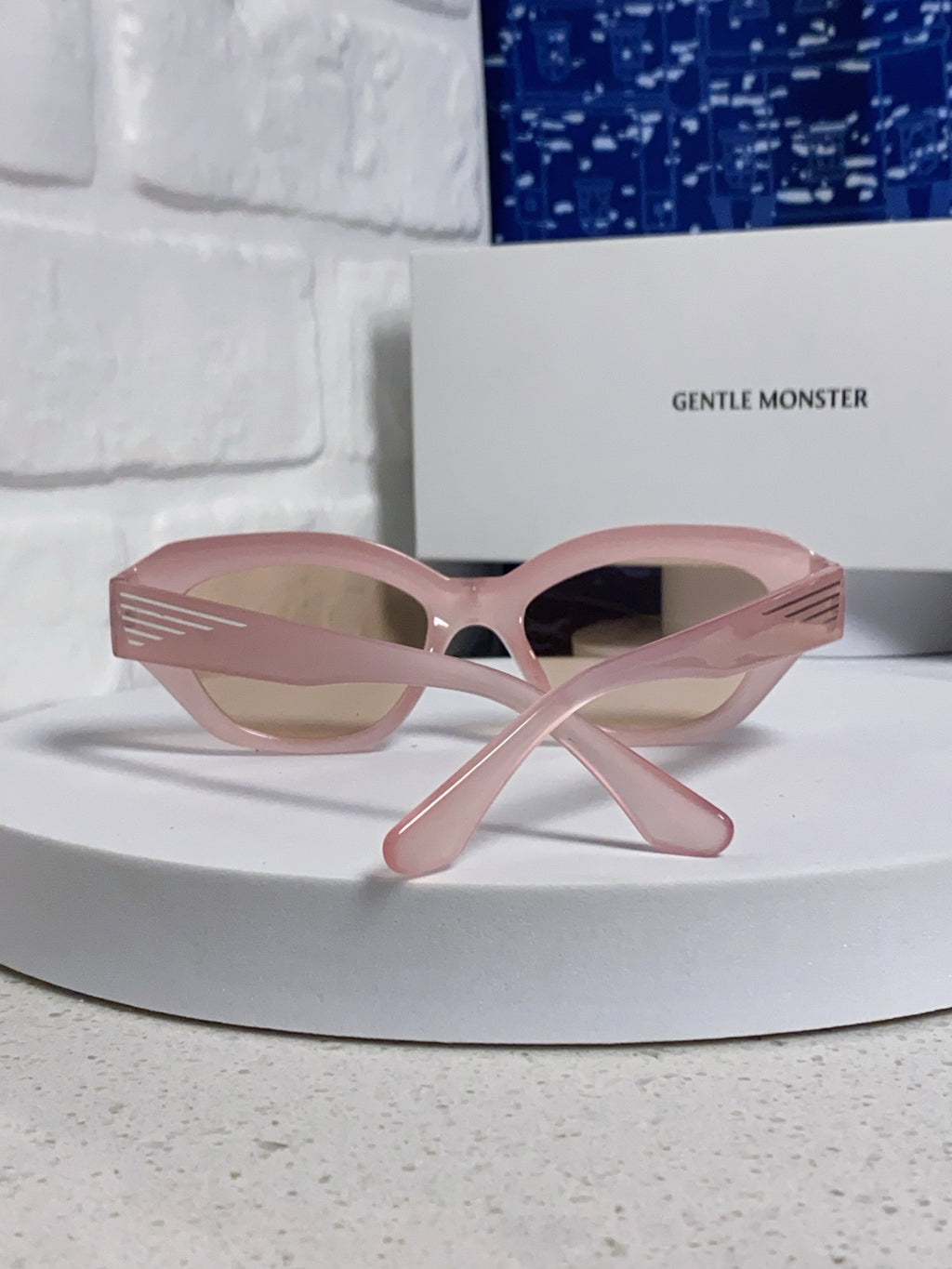Gentle Monster Fashion Red Lens Sunglasses for Men & Women - detail image 3