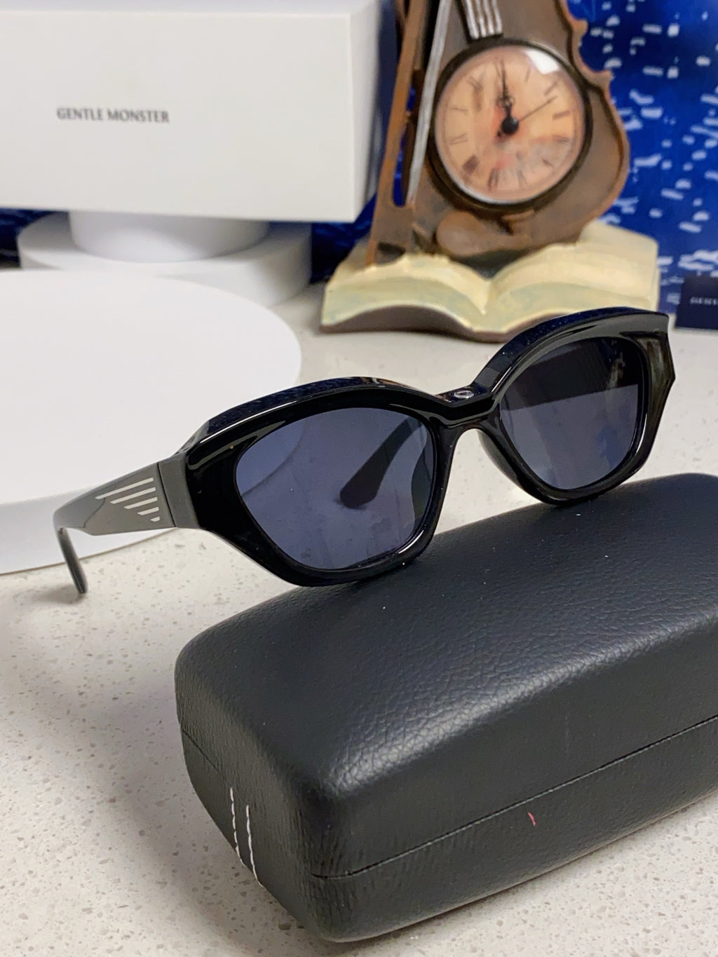Gentle Monster Fashion Black Lens Sunglasses for Men & Women - detail image 10
