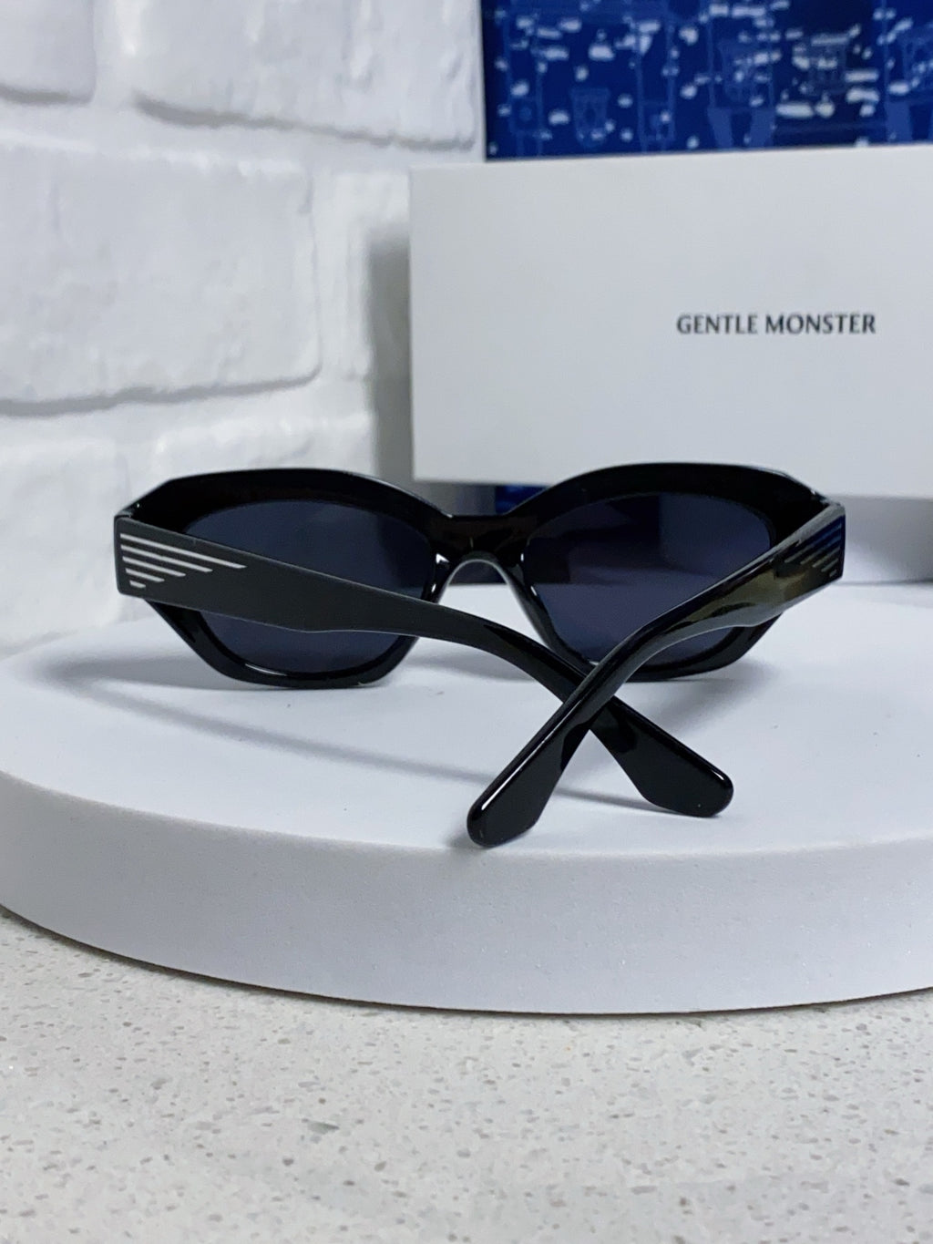 Gentle Monster Fashion Black Lens Sunglasses for Men & Women - detail image 3