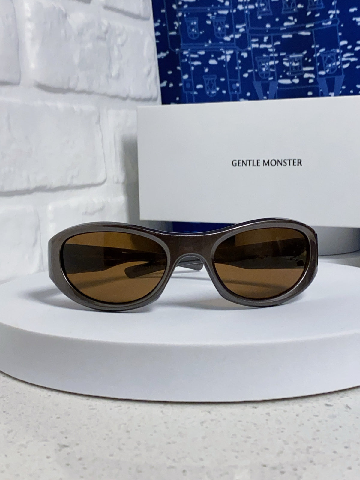 Gentle Monster MM003 Cat-Eye Brown Lens Sunglasses for Women - detail image 2