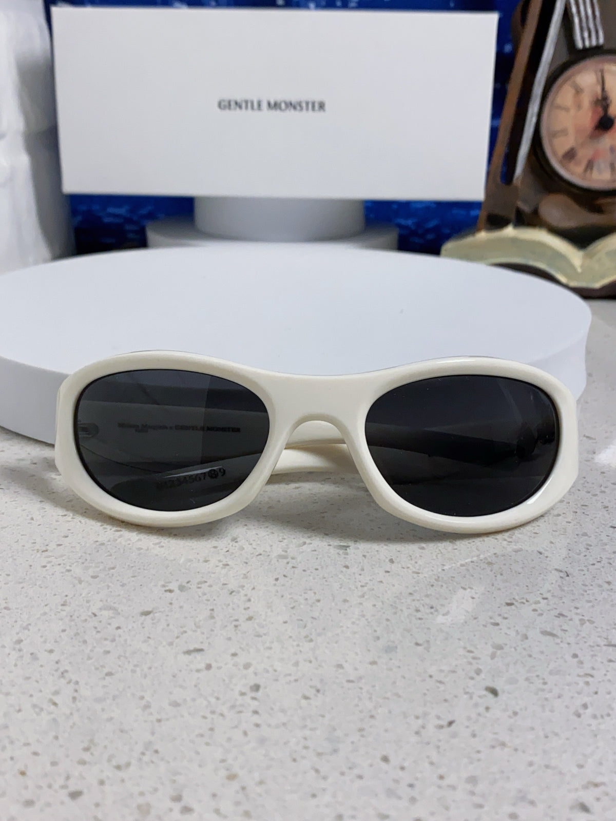 Gentle Monster MM003 Cat-Eye Silver Lens Sunglasses for Women - detail image 9