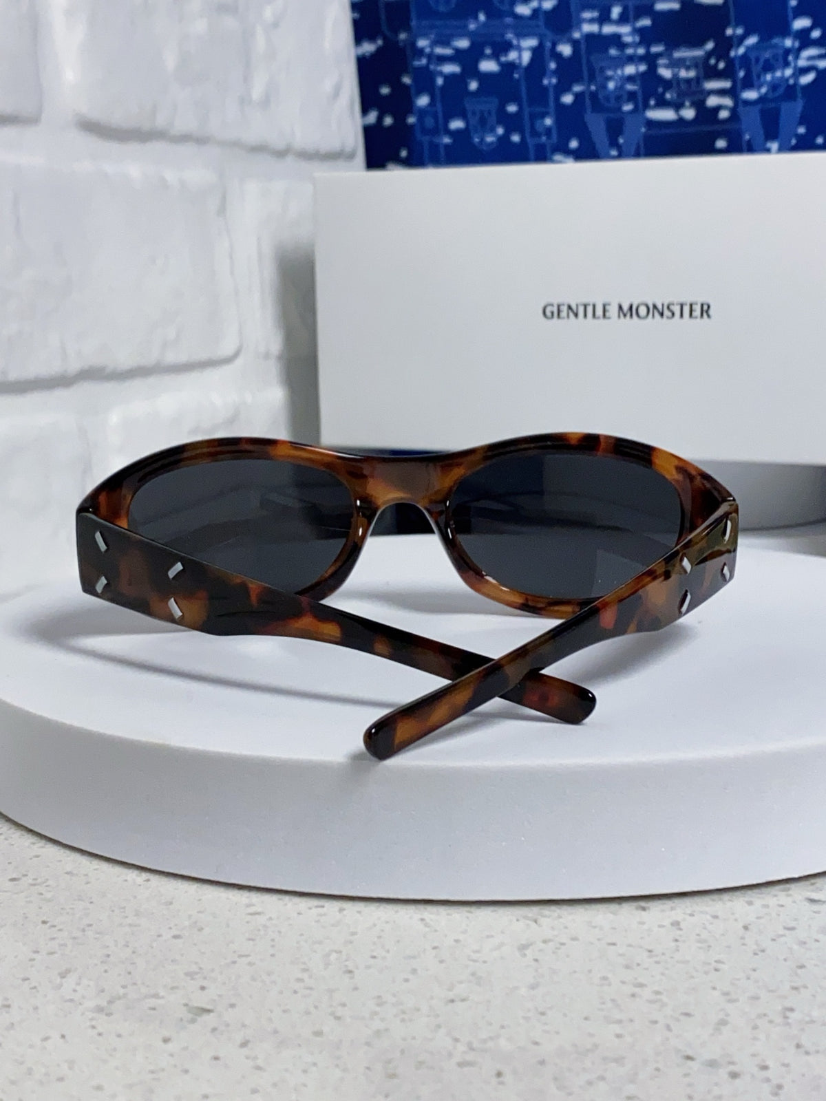 Gentle Monster MM003 Cat-Eye Black Lens Sunglasses for Women - 449982 - detail image 3