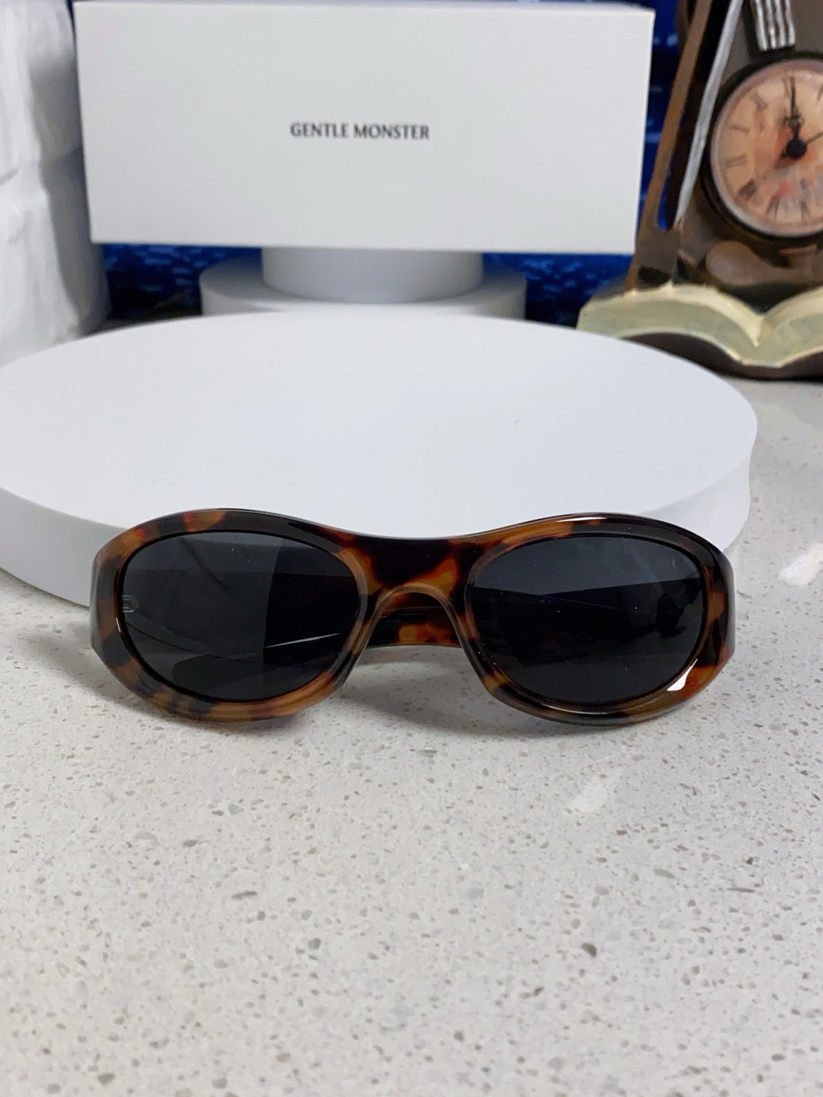 Gentle Monster MM003 Cat-Eye Black Lens Sunglasses for Women - 449982 - detail image 9