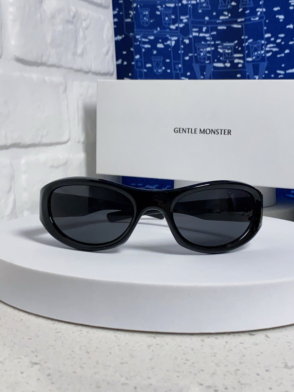 Gentle Monster MM003 Cat-Eye Black Lens Sunglasses for Women - 416459 - detail image 2