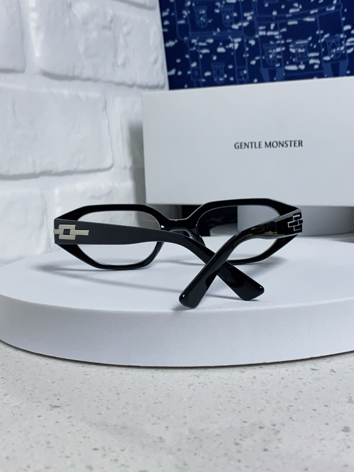 Gentle Monster CORSICA Cat-Eye Silver Lens Sunglasses for Men & Women - 449991 - detail image 3