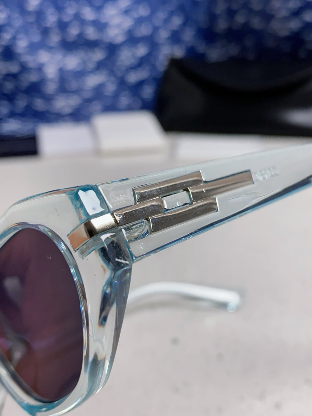 Gentle Monster CORSICA Cat-Eye Blue Lens Sunglasses for Men & Women - detail image 7