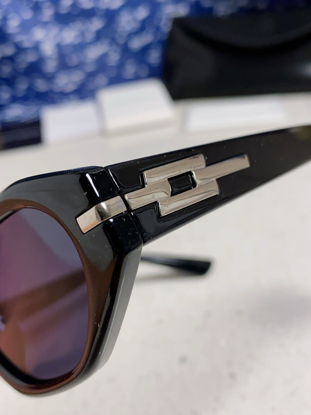 Gentle Monster CORSICA Cat-Eye Gold Lens Sunglasses for Men & Women - detail image 7