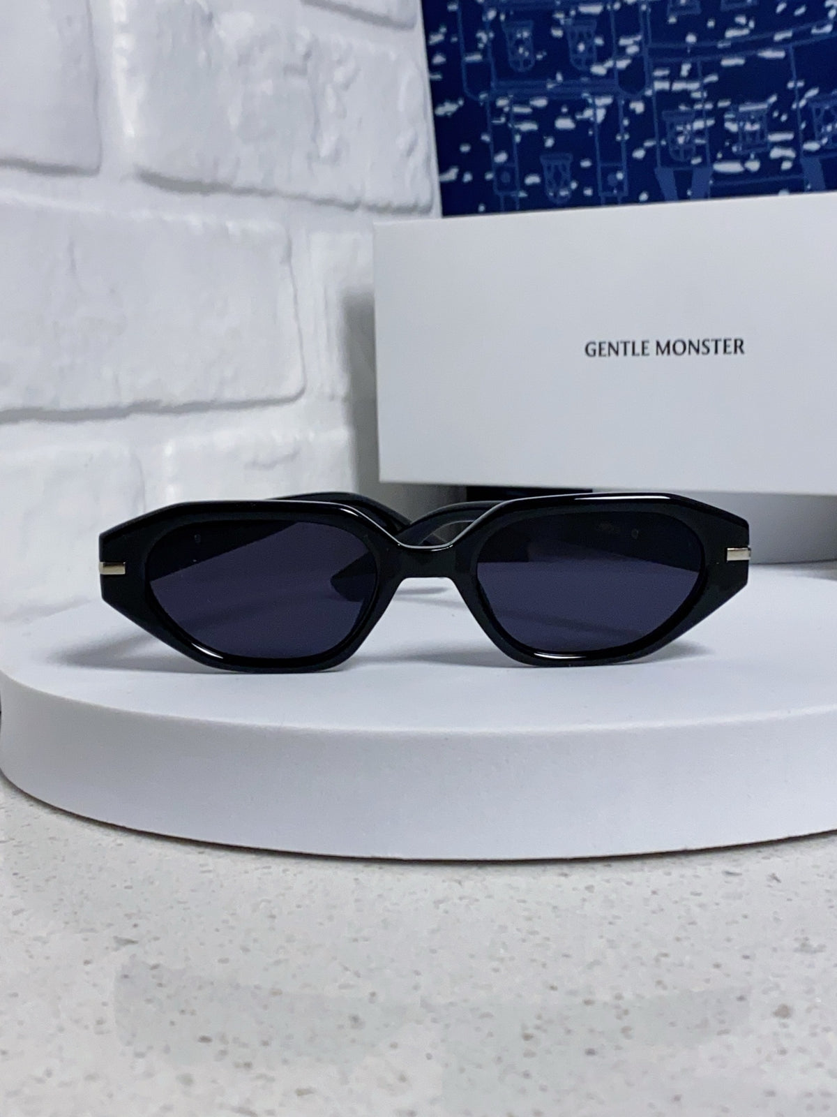 Gentle Monster CORSICA Cat-Eye Gold Lens Sunglasses for Men & Women - detail image 2