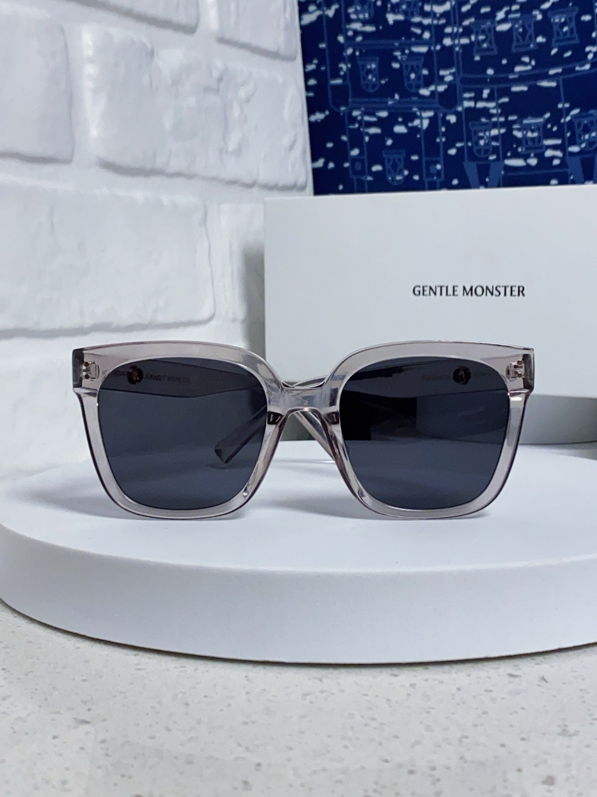Gentle Monster KUKU Polarized Square Black Lens Sunglasses for Women - detail image 2