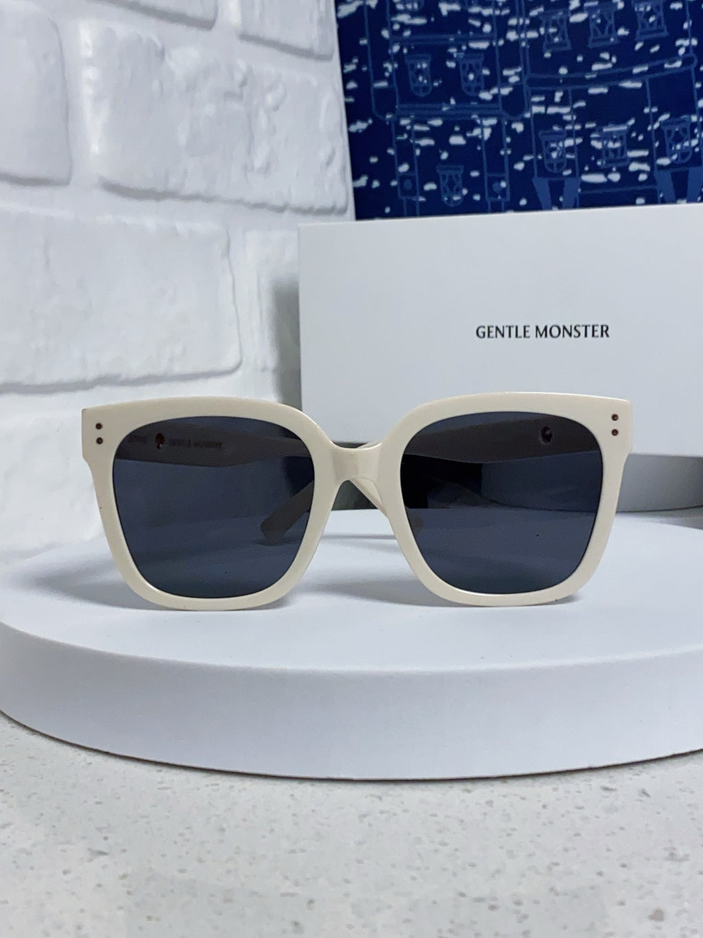 Gentle Monster KUKU Polarized Square Blue Lens Sunglasses for Women - detail image 2