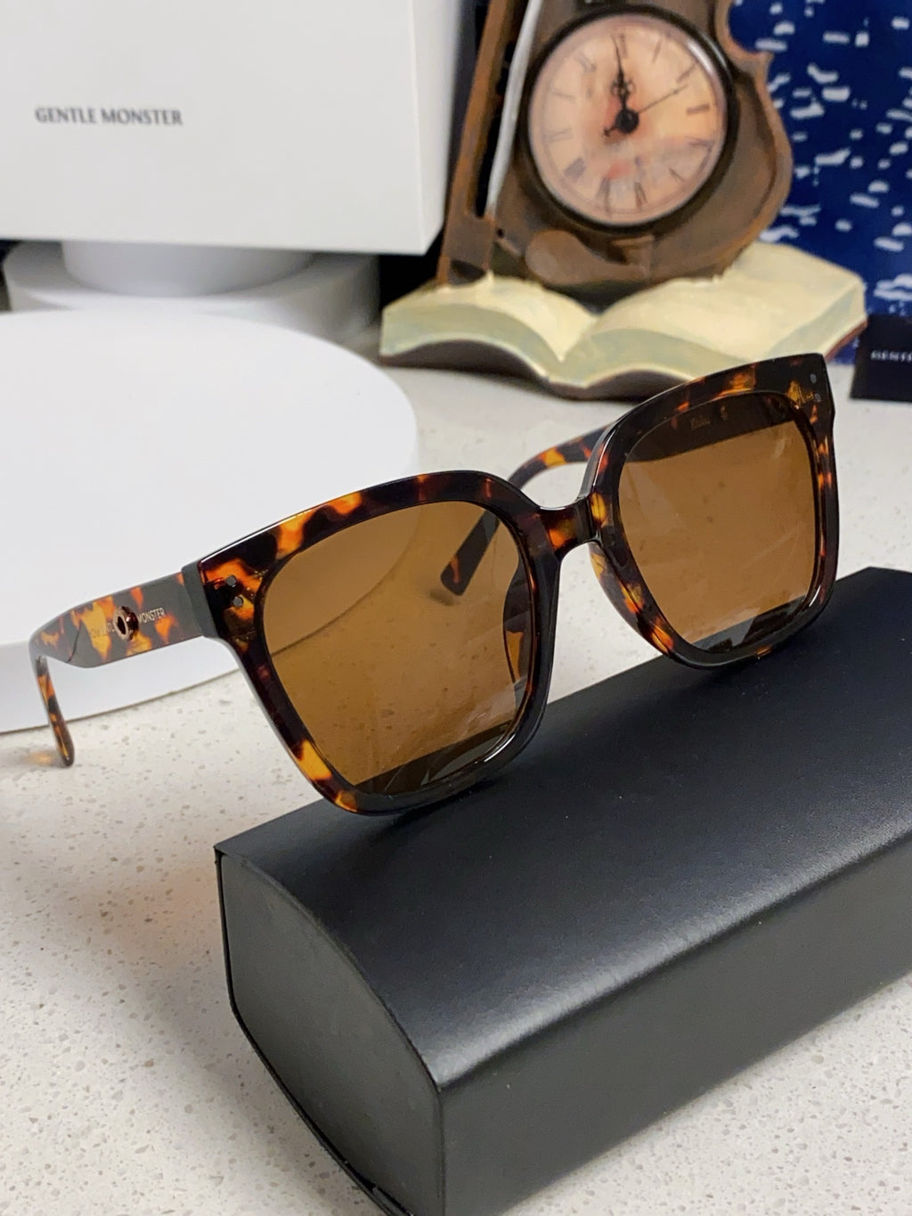 Gentle Monster KUKU Polarized Square Brown Lens Sunglasses for Women - detail image 10