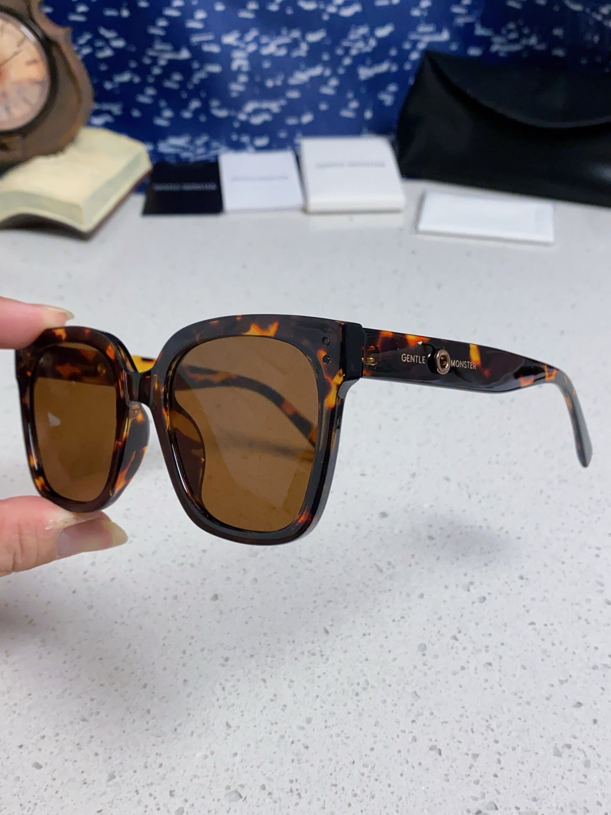Gentle Monster KUKU Polarized Square Brown Lens Sunglasses for Women - detail image 6