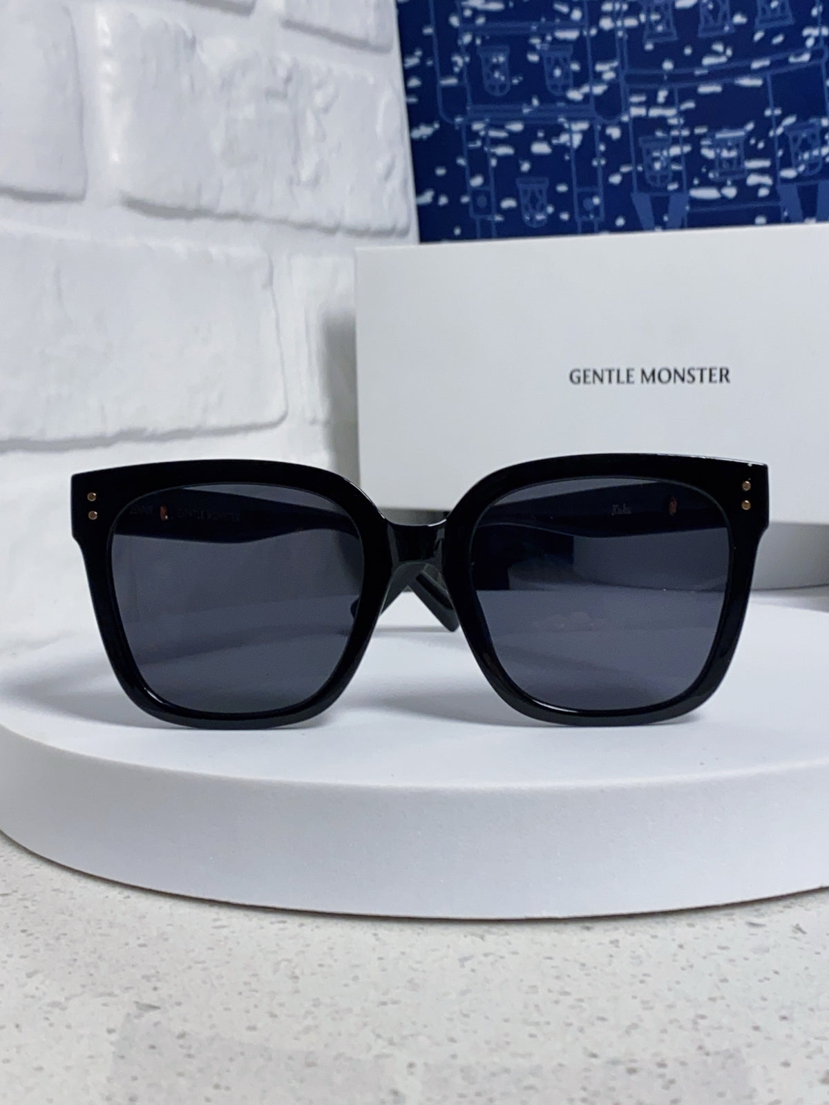 Gentle Monster KUKU Polarized Square Red Lens Sunglasses for Women - detail image 2
