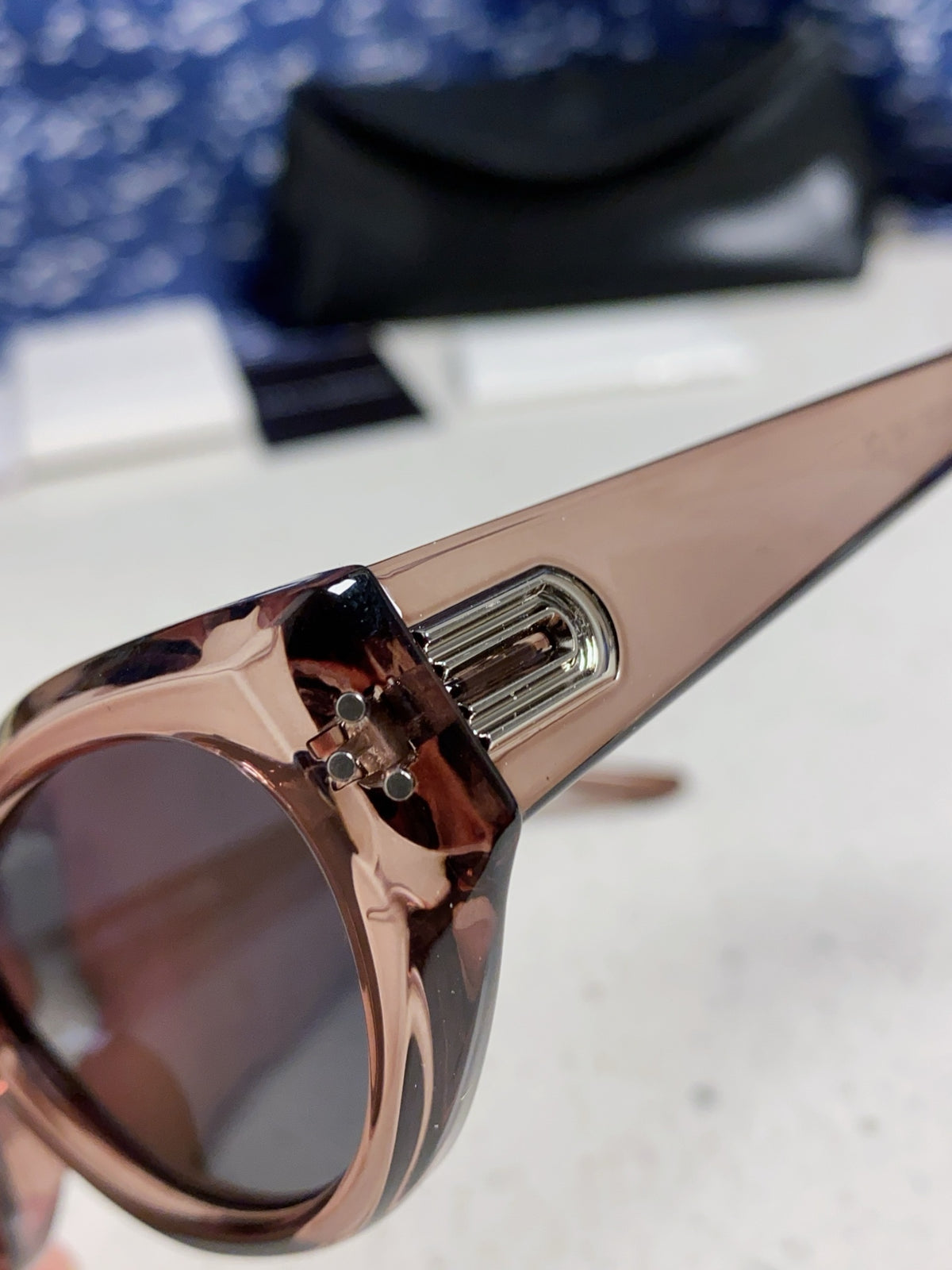 Gentle Monster DADA Cat-Eye Silver Lens Sunglasses for Men & Women - detail image 7