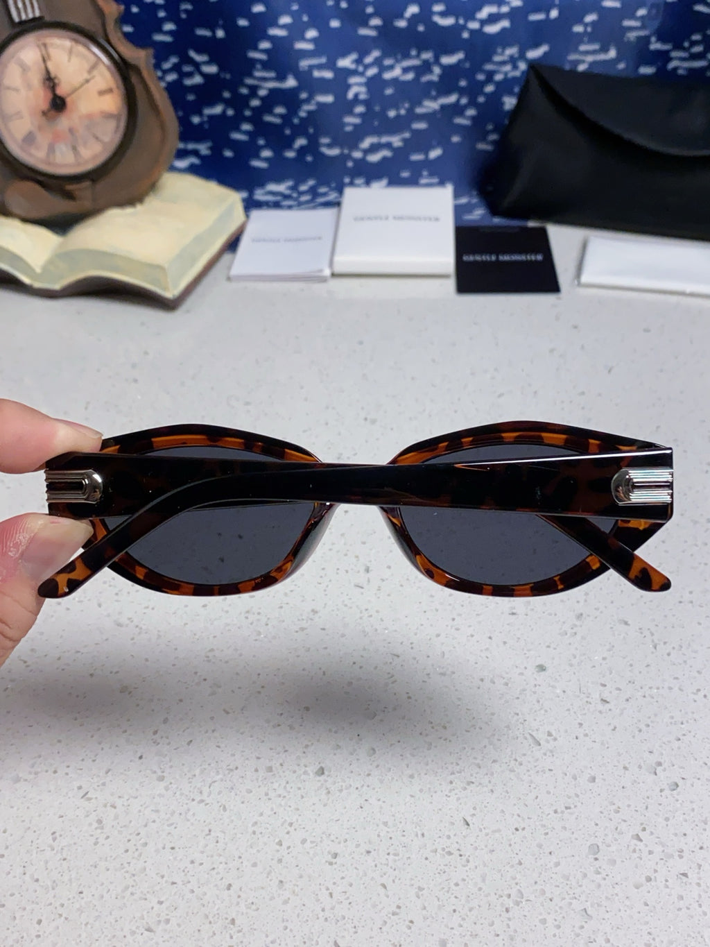 Gentle Monster DADA Cat-Eye Black Lens Sunglasses for Men & Women - 488036 - detail image 5