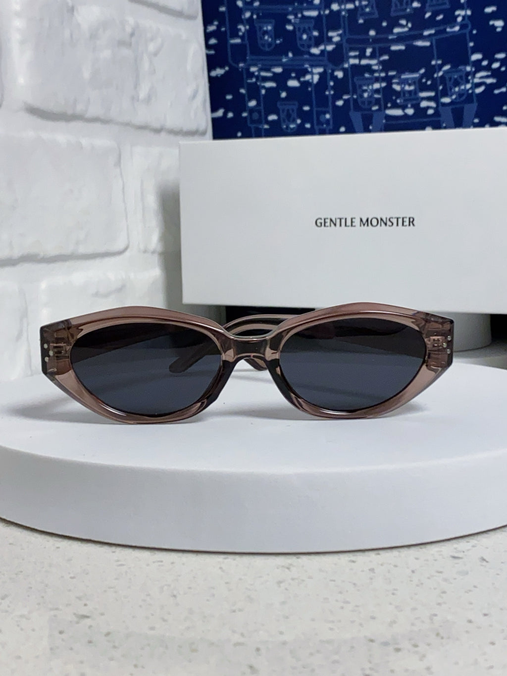 Gentle Monster DADA Cat-Eye Silver Lens Sunglasses for Men & Women - detail image 2