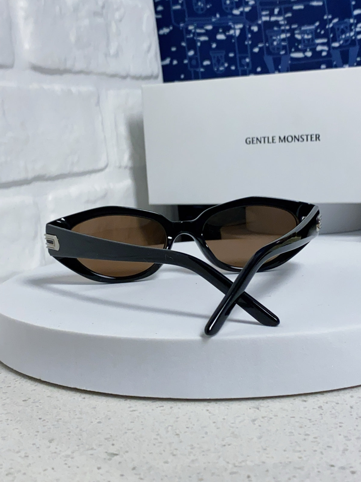 Gentle Monster DADA Cat-Eye Brown Lens Sunglasses for Men & Women - 998479 - detail image 3