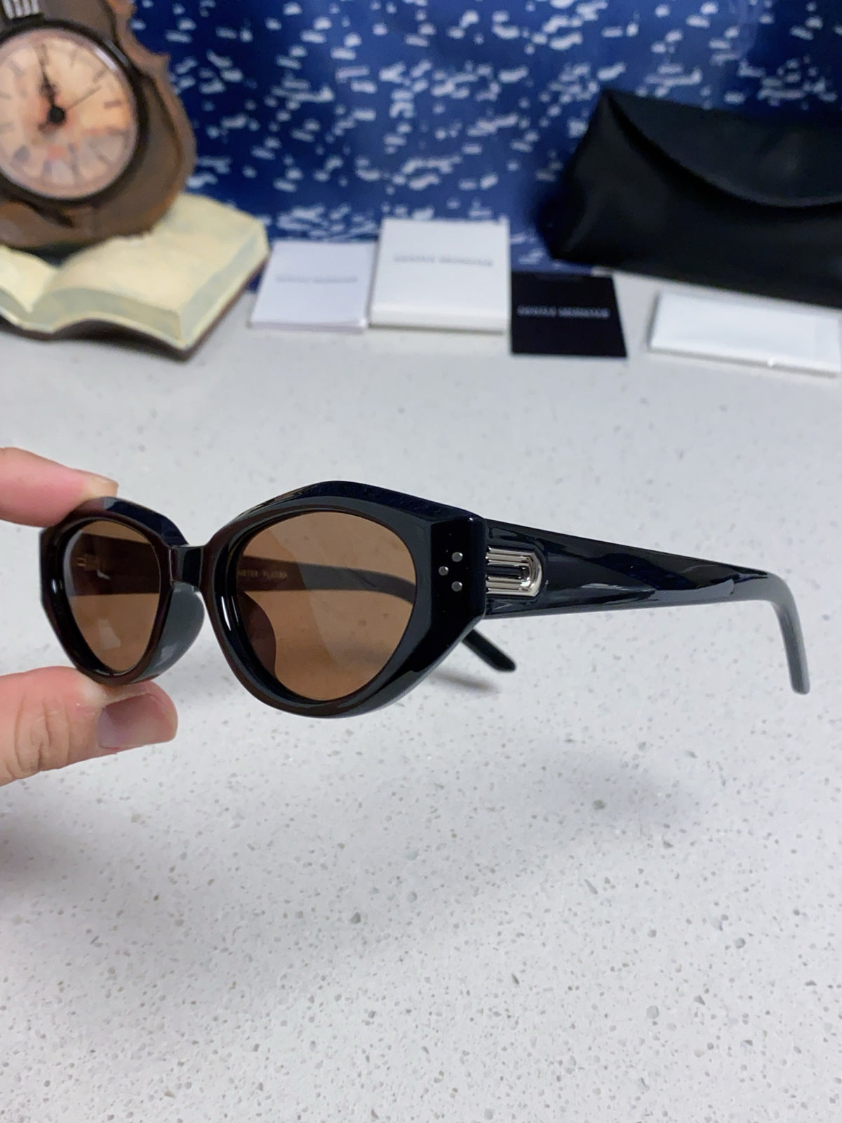 Gentle Monster DADA Cat-Eye Brown Lens Sunglasses for Men & Women - detail image 6