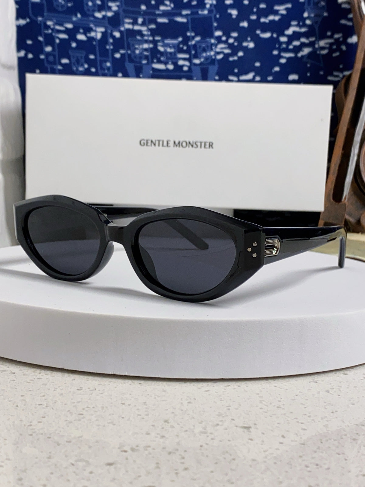 Gentle Monster DADA Cat-Eye Black Lens Sunglasses for Men & Women