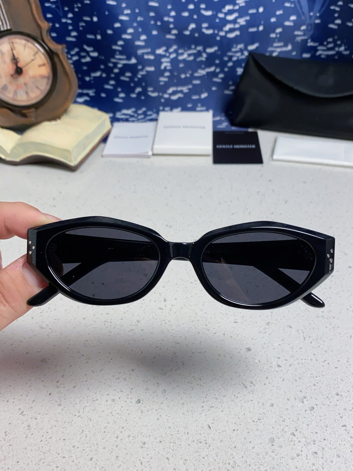 Gentle Monster DADA Cat-Eye Black Lens Sunglasses for Men & Women - 432956 - detail image 4