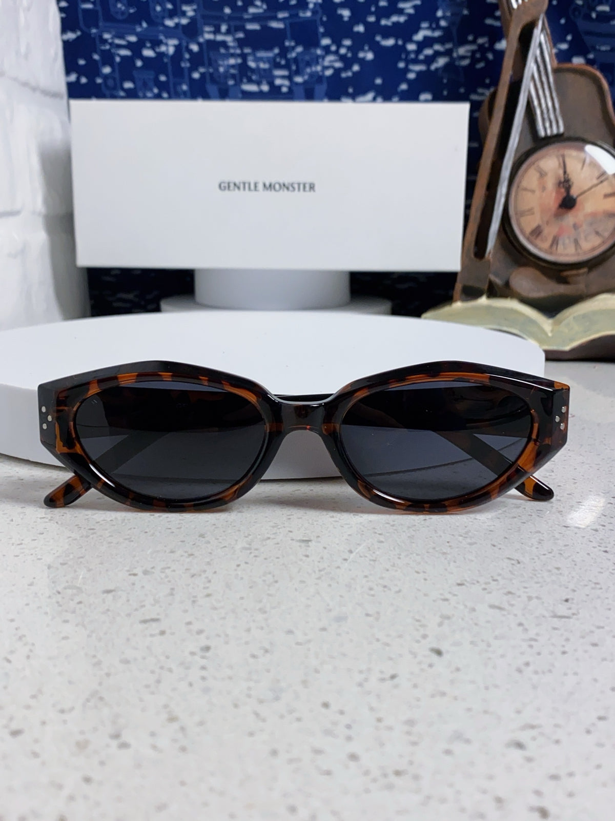 Gentle Monster DADA Cat-Eye Black Lens Sunglasses for Men & Women - 432954 - detail image 9