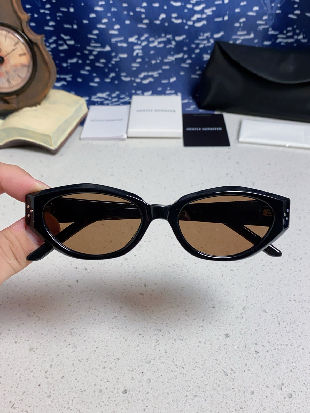 Gentle Monster DADA Cat-Eye Brown Lens Sunglasses for Men & Women - detail image 4