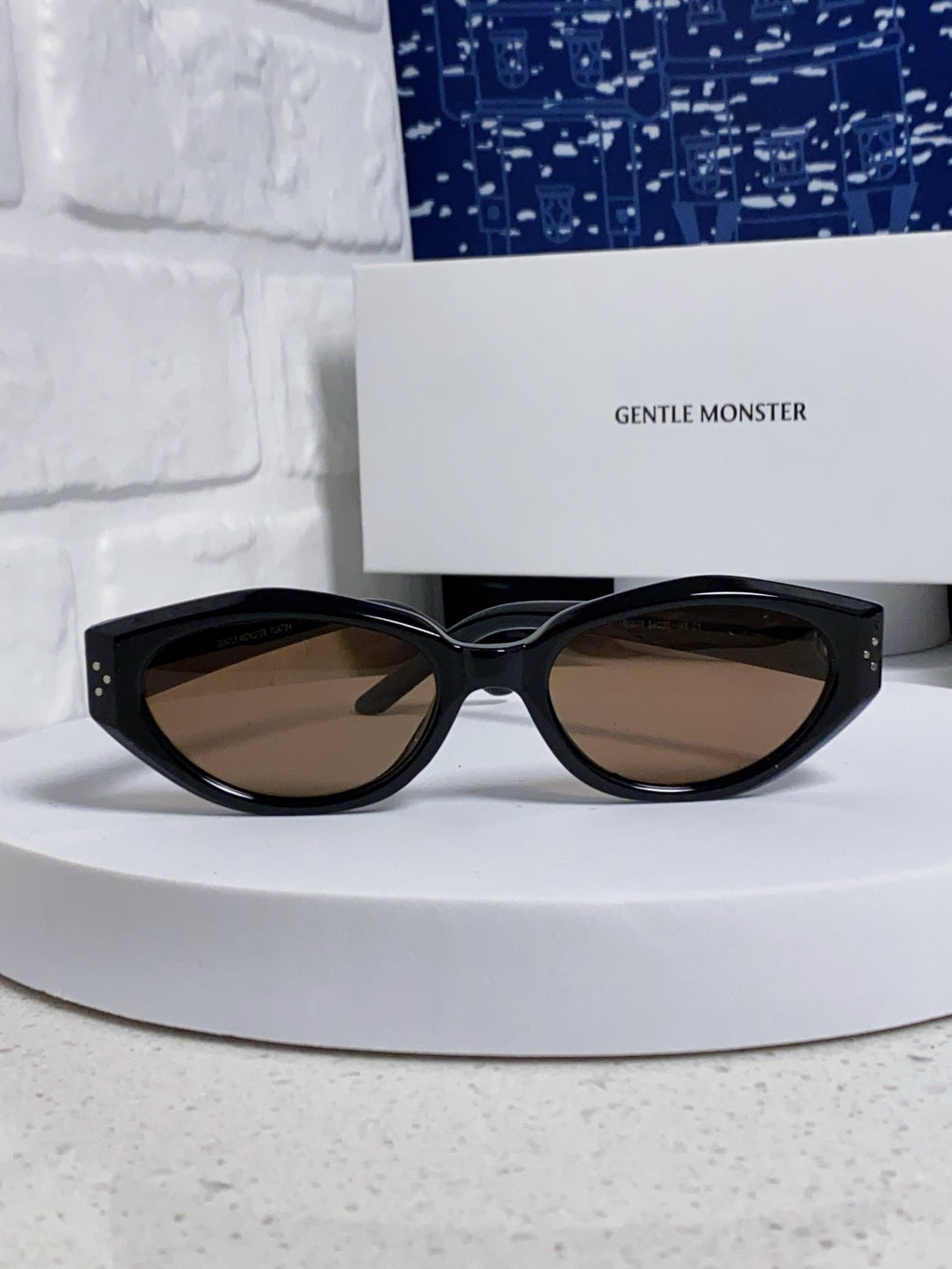 Gentle Monster DADA Cat-Eye Brown Lens Sunglasses for Men & Women - 432955 - detail image 2