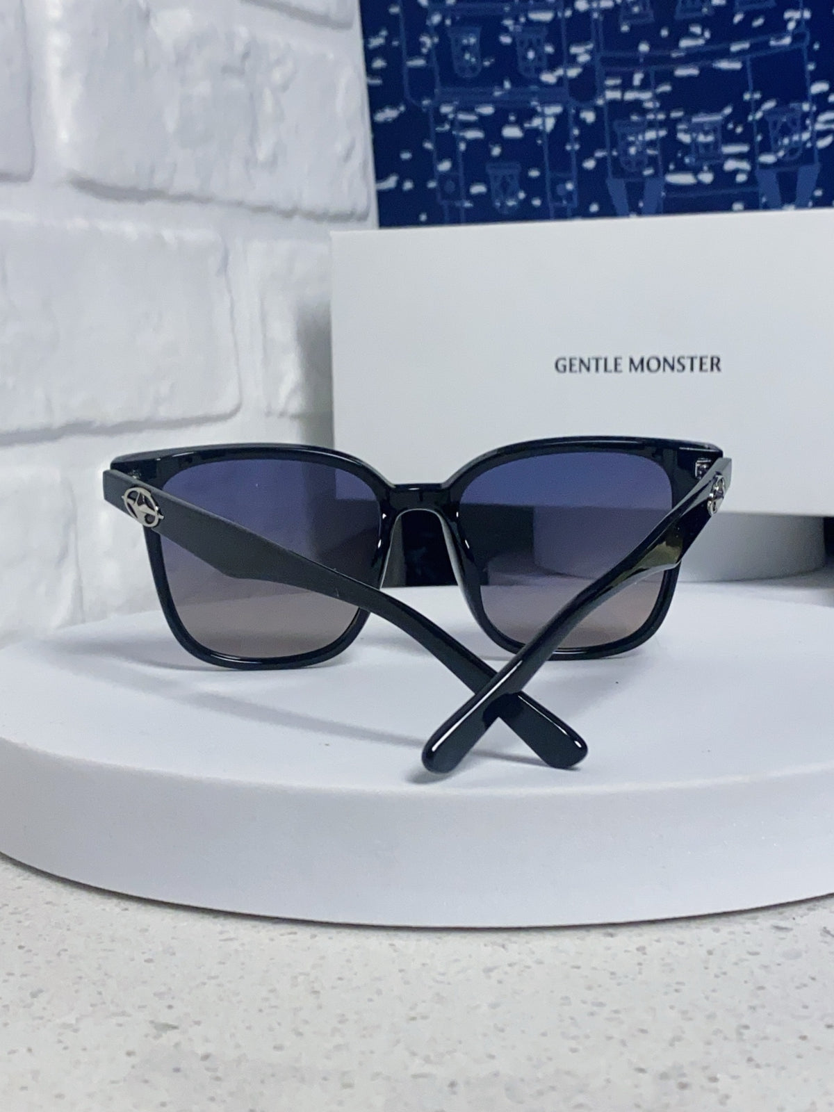 Gentle Monster Polarized Fashion Blue Lens Sunglasses for Men & Women - 358870 - detail image 3