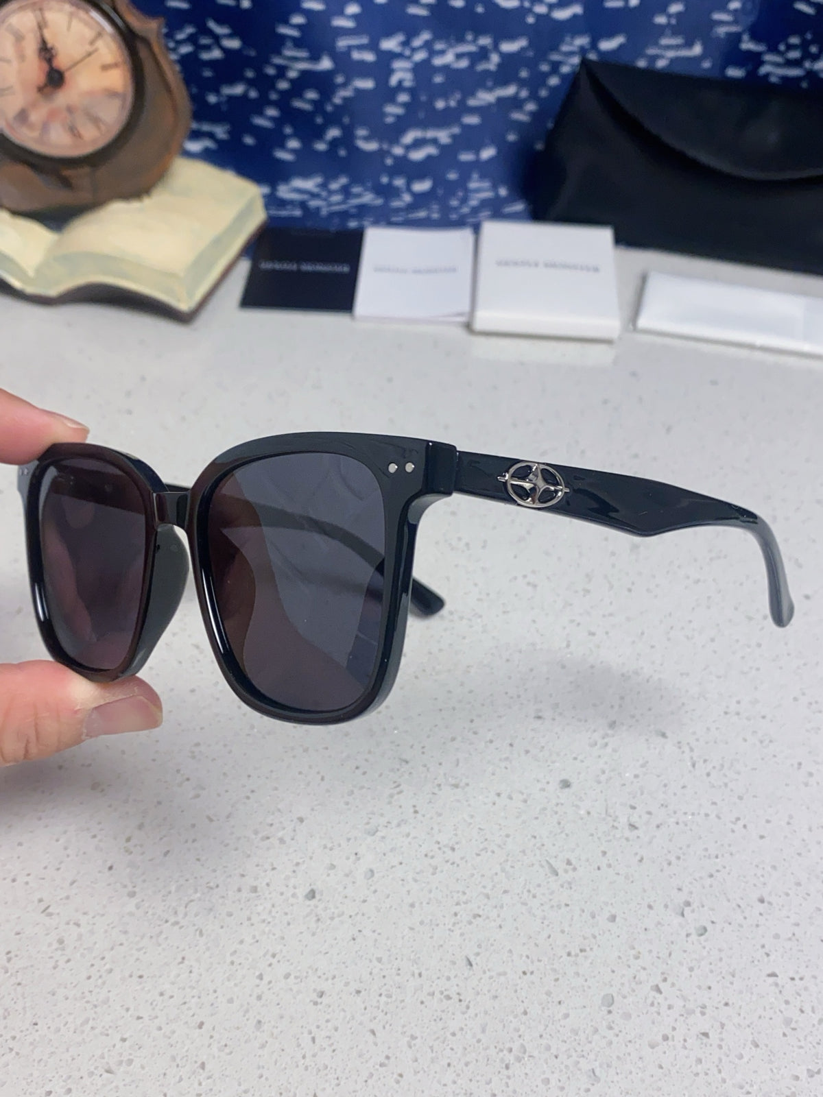 Gentle Monster Polarized Fashion Black Lens Sunglasses for Men & Wome - 488044 - detail image 6