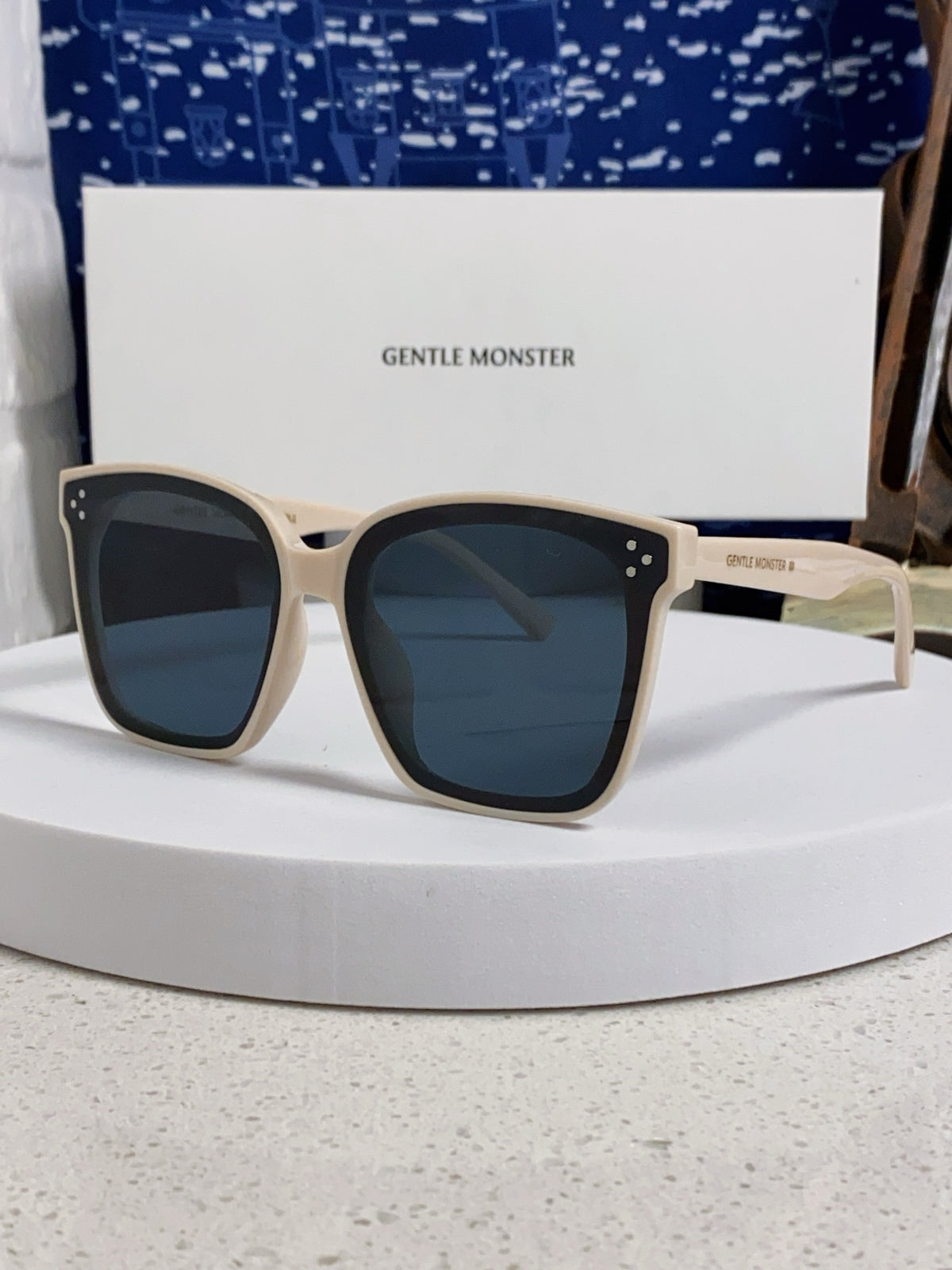 Gentle Monster HER Polarized Fashion Black Lens Sunglasses for Men & - 358902