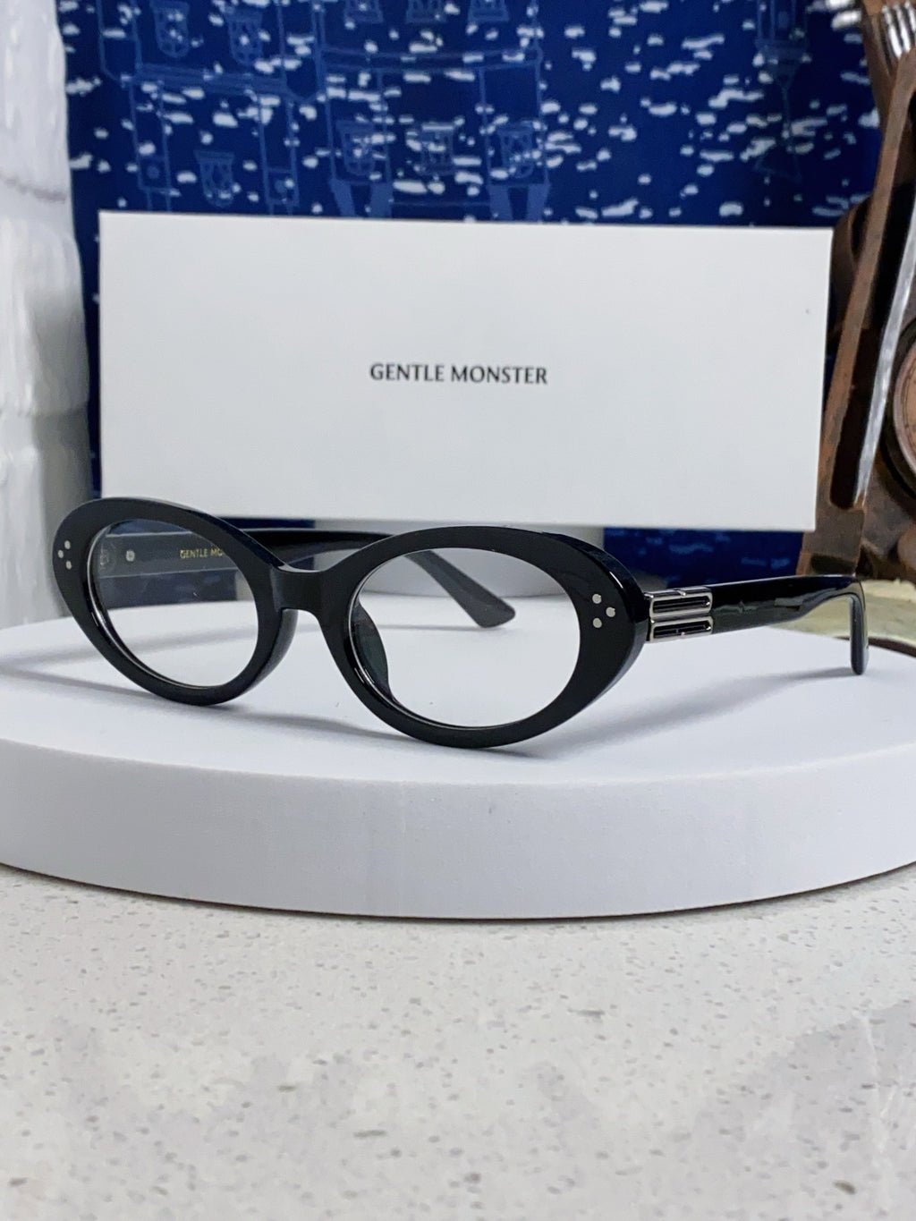 Gentle Monster JEANS Cat-Eye Silver Lens Sunglasses for Men & Women - 132648