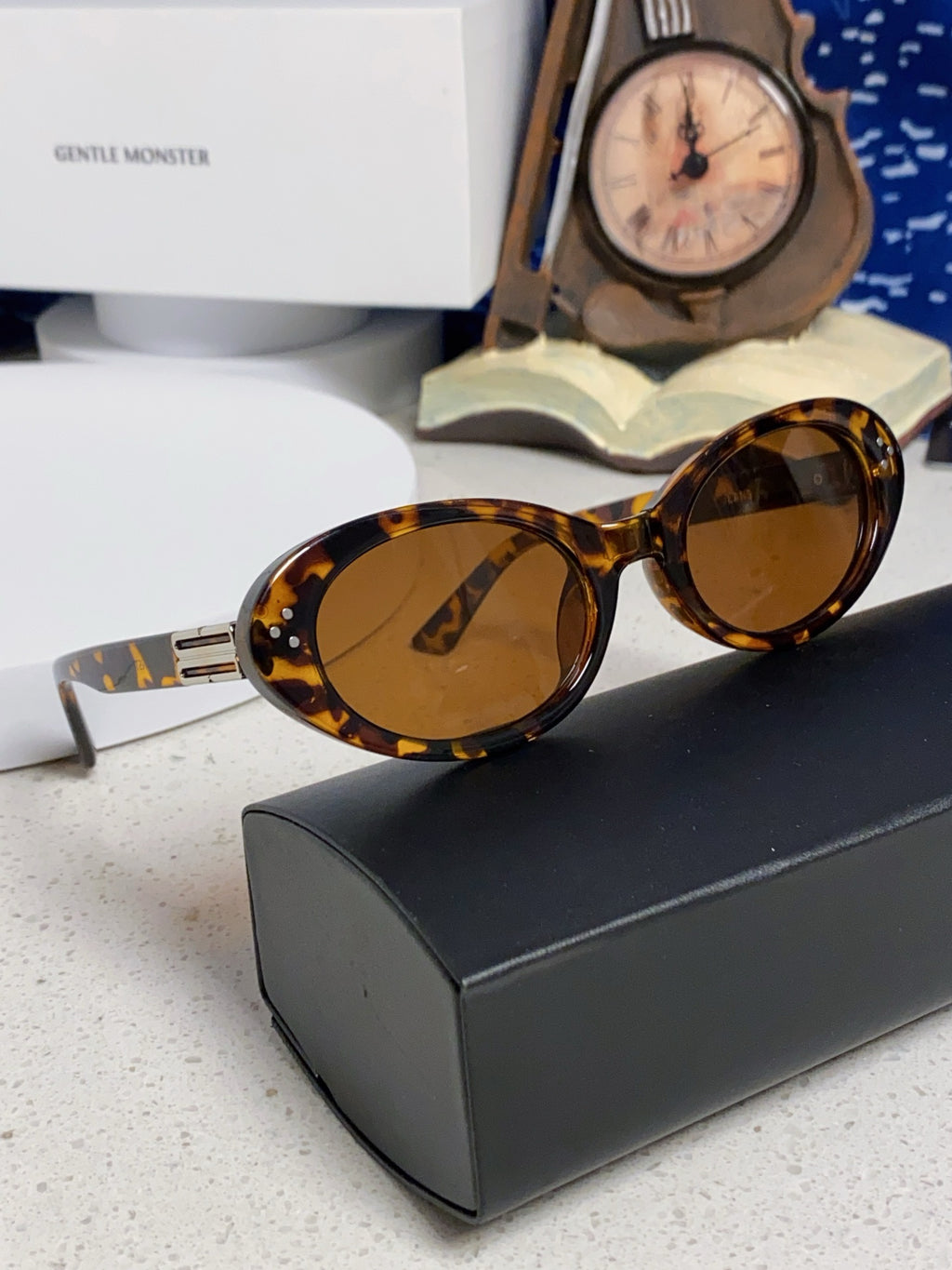 Gentle Monster JEANS Cat-Eye Brown Lens Sunglasses for Men & Women - detail image 10