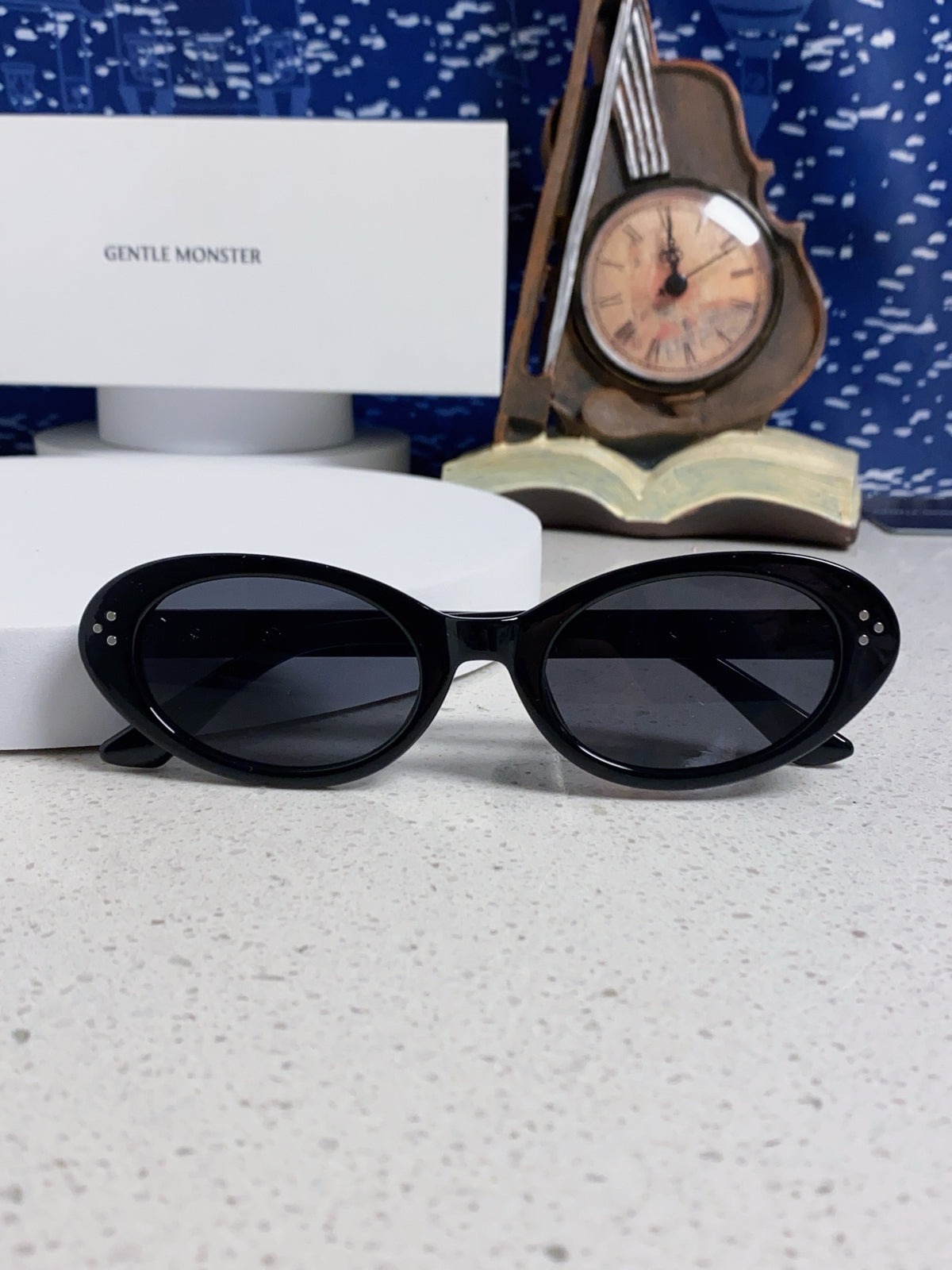 Gentle Monster JEANS Cat-Eye Black Lens Sunglasses for Men & Women - detail image 9