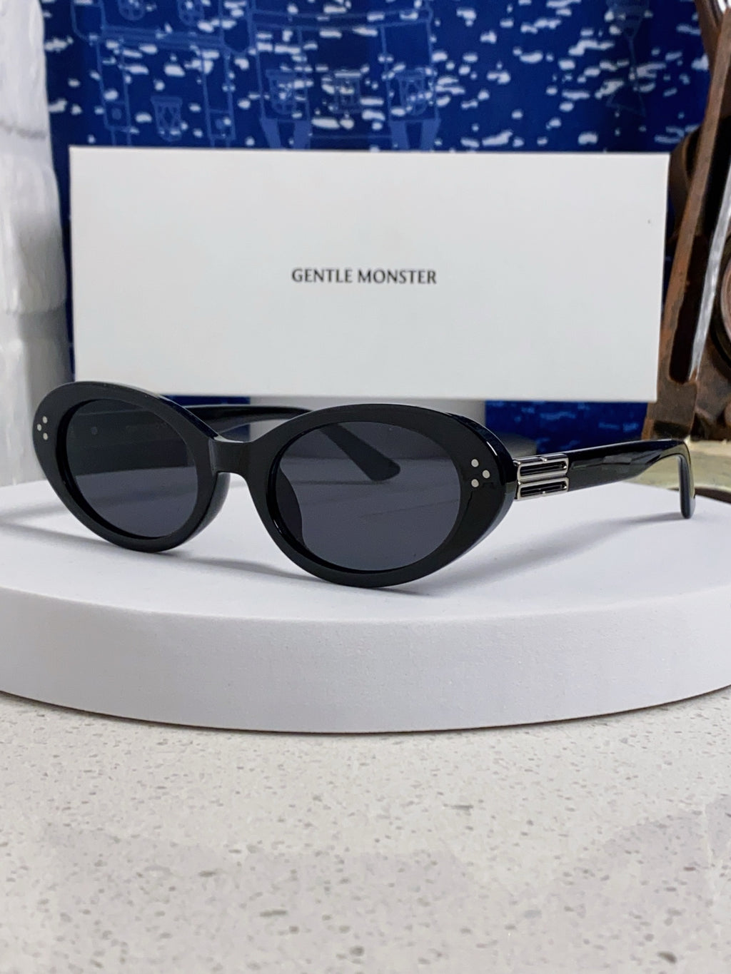 Gentle Monster JEANS Cat-Eye Black Lens Sunglasses for Men & Women