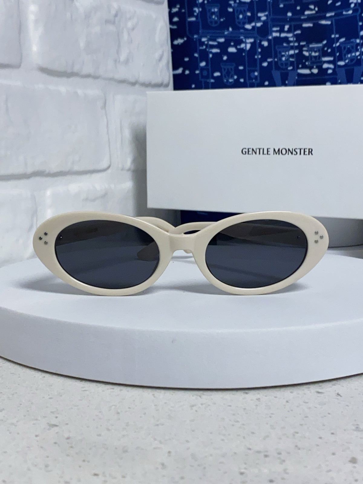 Gentle Monster JEANS Cat-Eye Silver Lens Sunglasses for Men & Women - 132651 - detail image 2