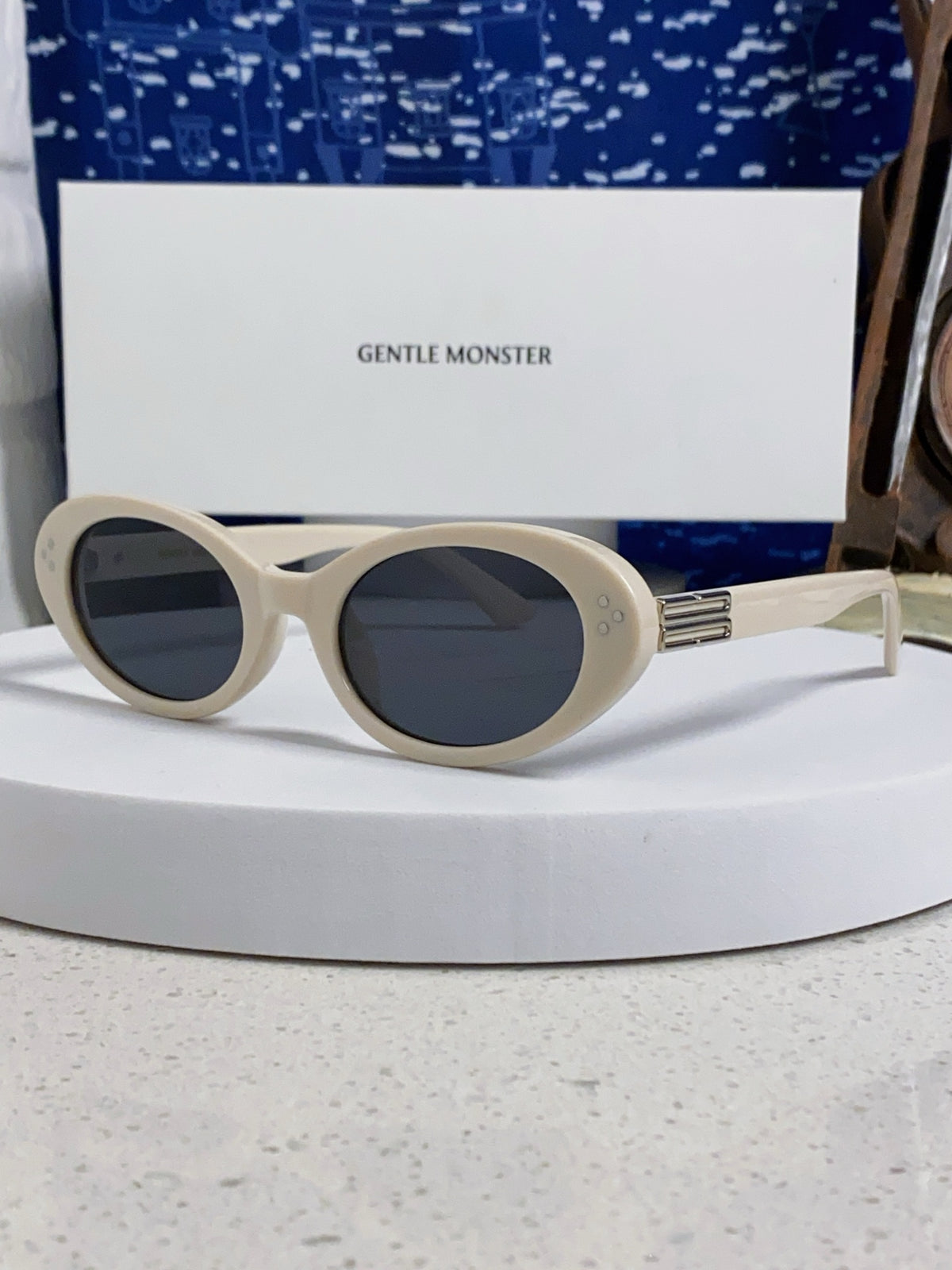 Gentle Monster JEANS Cat-Eye Silver Lens Sunglasses for Men & Women - 132651
