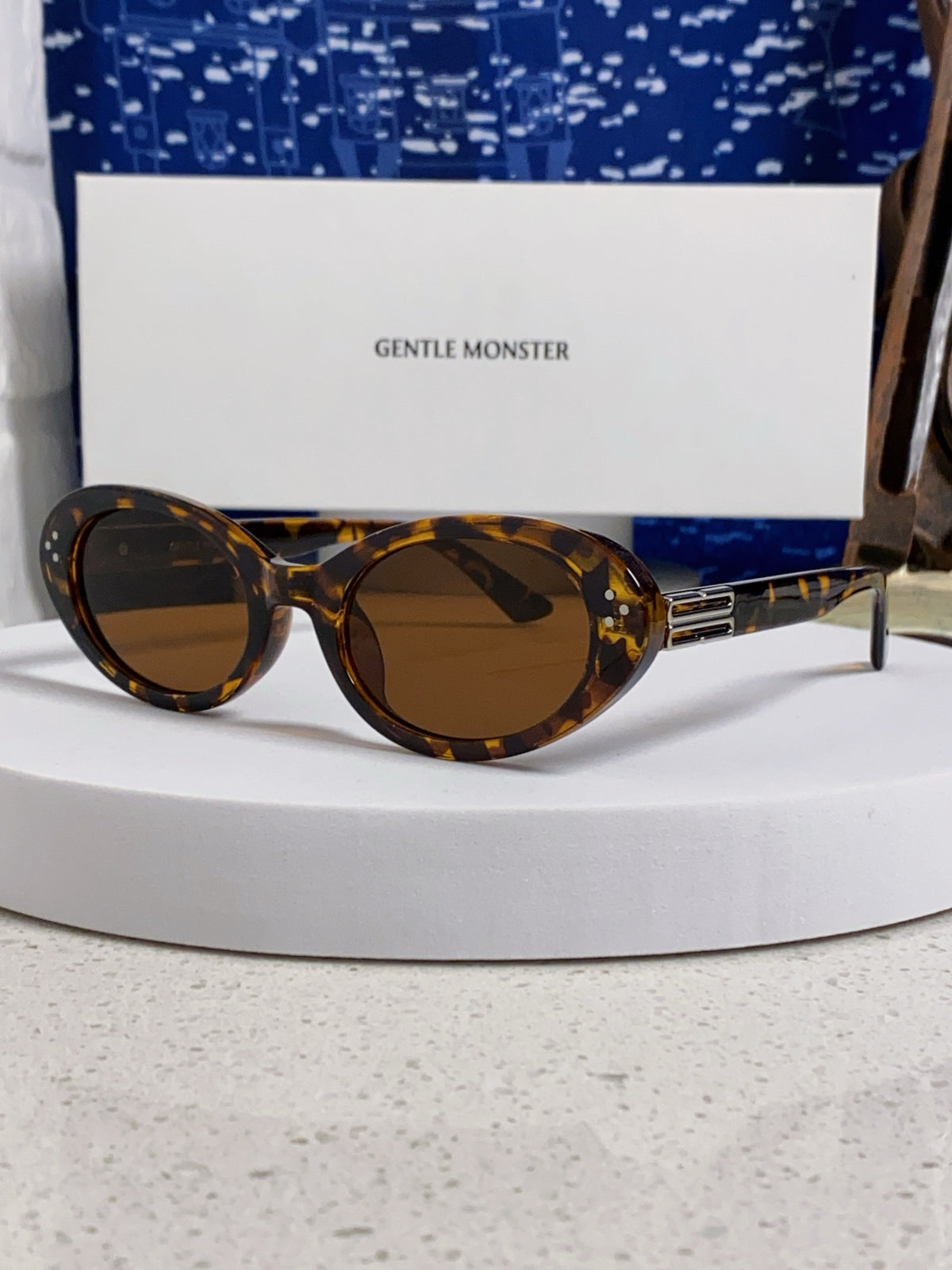 Gentle Monster JEANS Cat-Eye Brown Lens Sunglasses for Men & Women