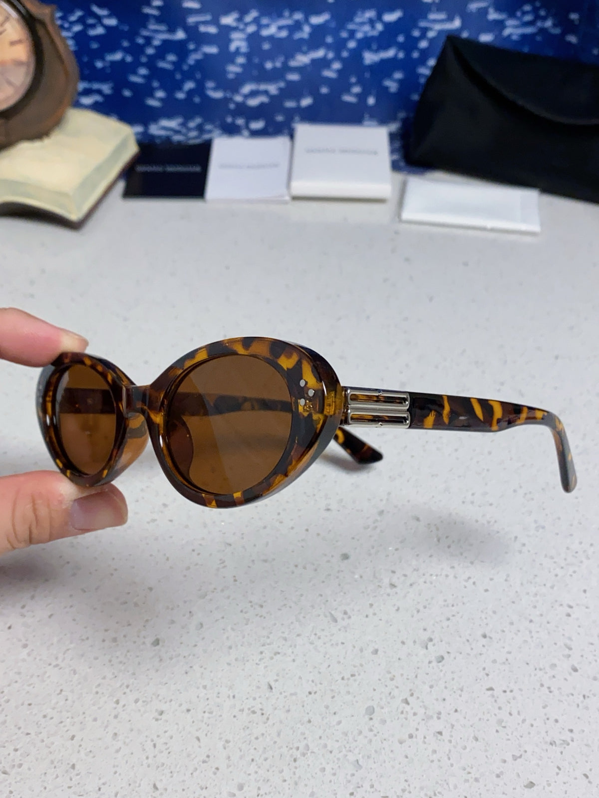Gentle Monster JEANS Cat-Eye Brown Lens Sunglasses for Men & Women - detail image 6