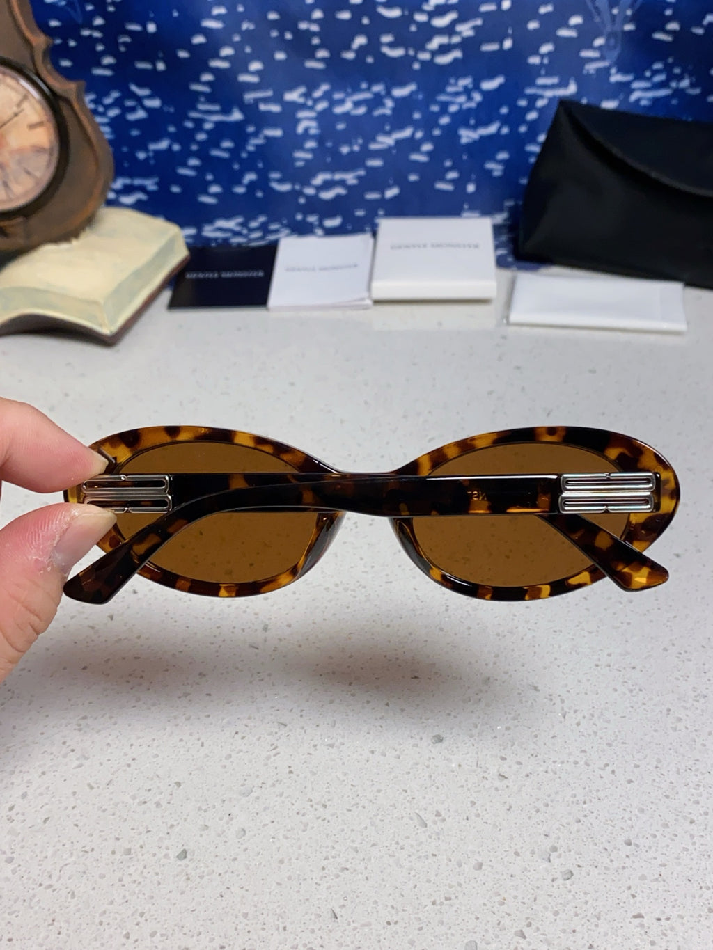 Gentle Monster JEANS Cat-Eye Brown Lens Sunglasses for Men & Women - detail image 5