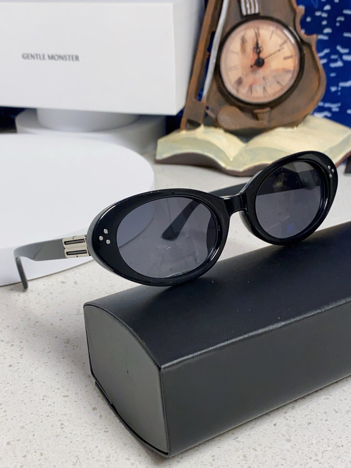 Gentle Monster JEANS Cat-Eye Black Lens Sunglasses for Men & Women - 132653 - detail image 10