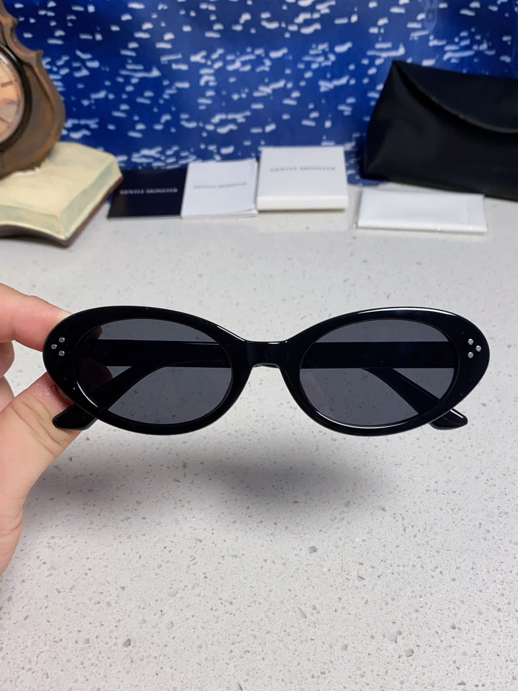 Gentle Monster JEANS Cat-Eye Black Lens Sunglasses for Men & Women - detail image 4
