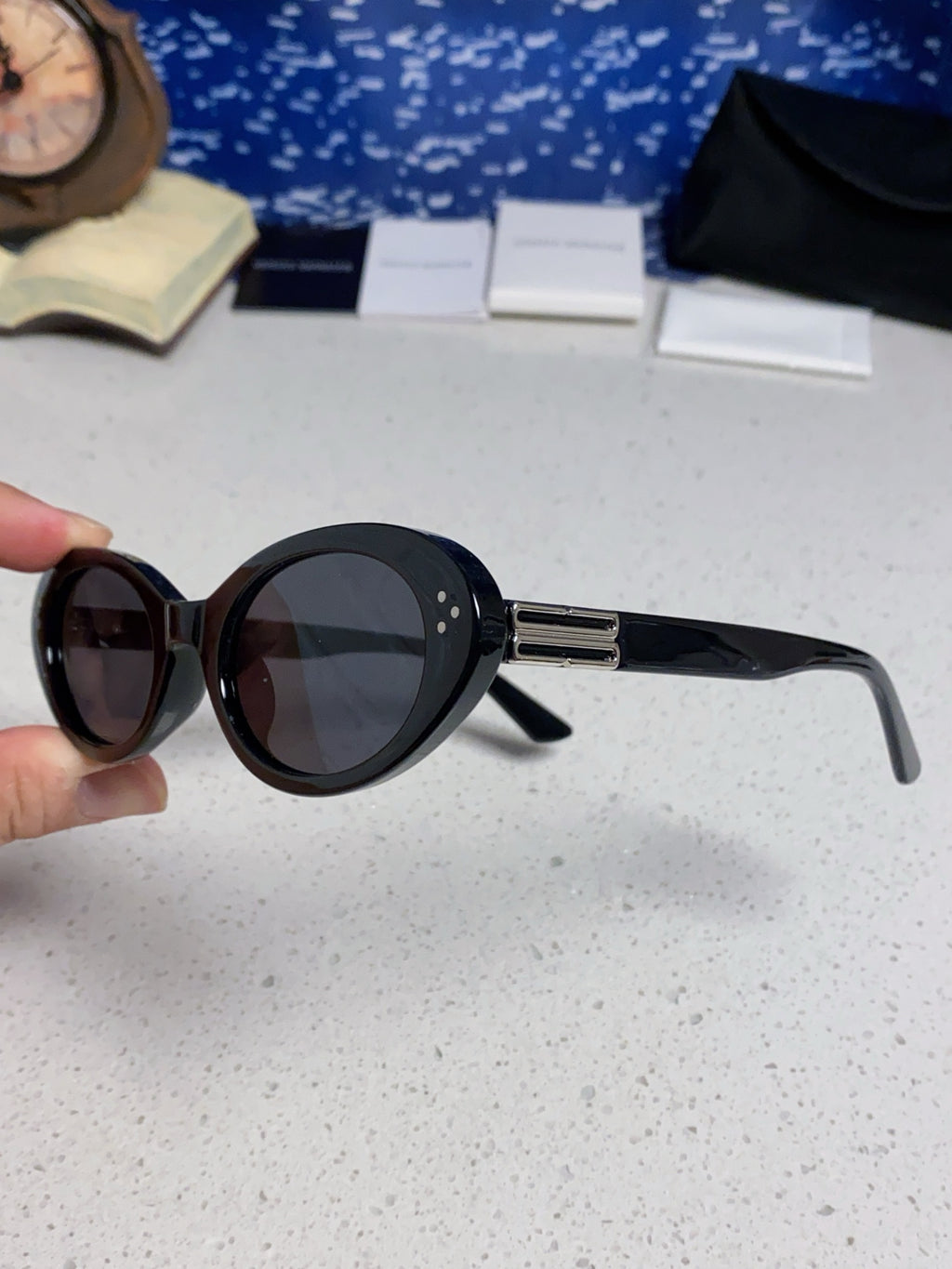 Gentle Monster JEANS Cat-Eye Black Lens Sunglasses for Men & Women - detail image 6