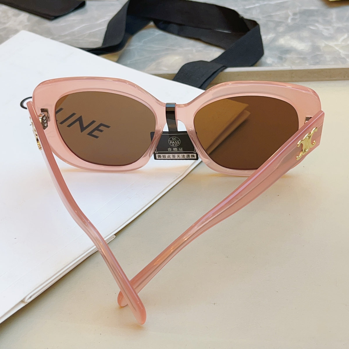 Celine CL40226U Fashion Red Lens Sunglasses for Men & Women - 382538 - detail image 7