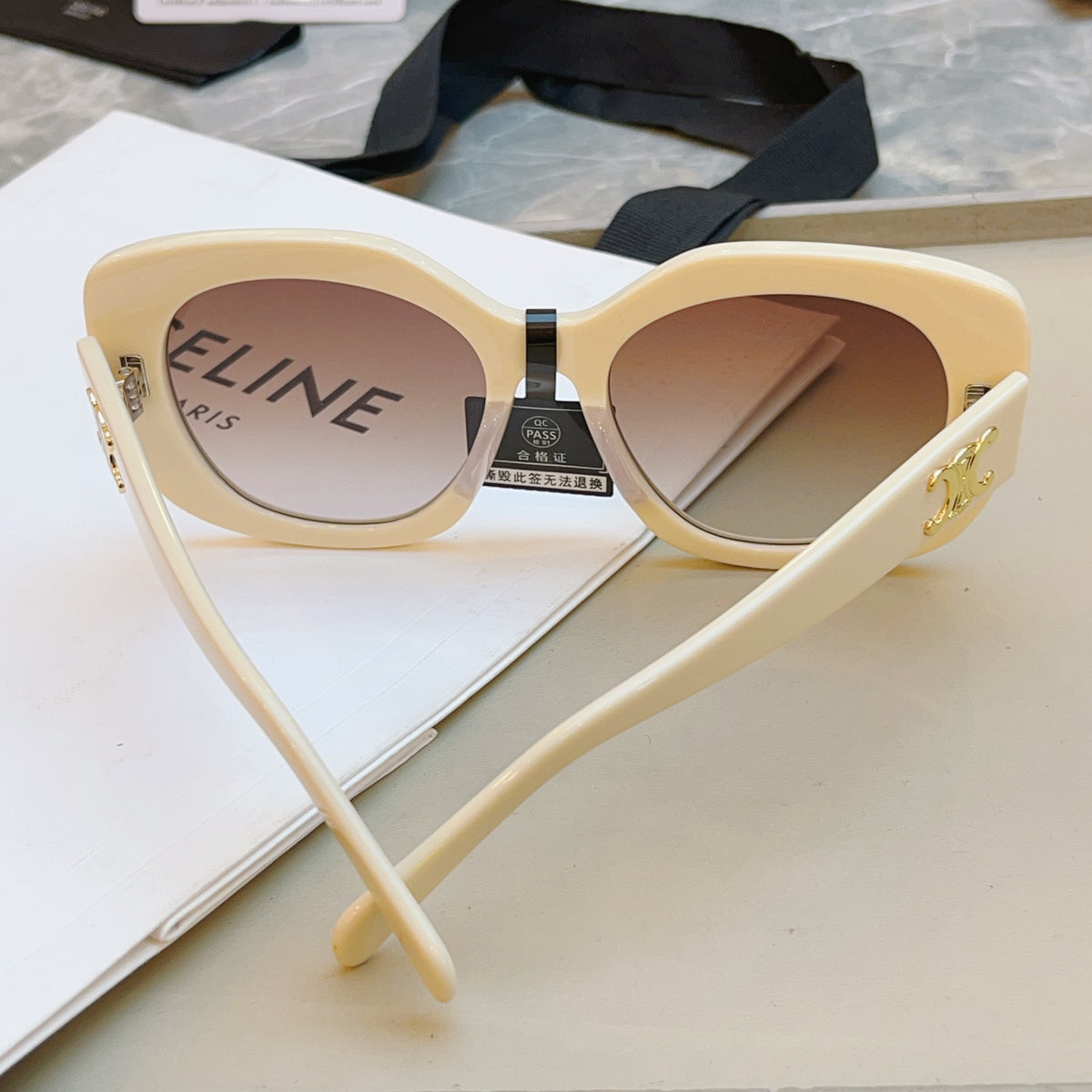 Celine CL40226U Fashion Red Lens Sunglasses for Men & Women - detail image 7